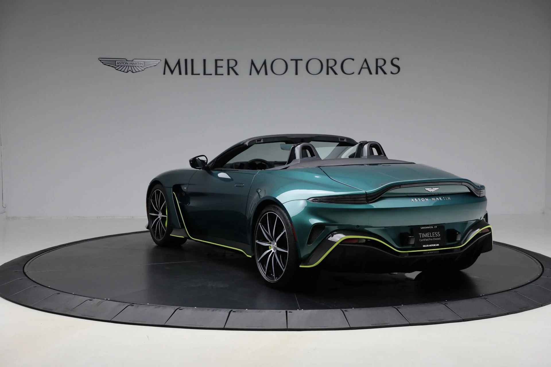 mph004_3052114012_Used_2023_Aston_Martin_Vantage_V12_aef4211e36