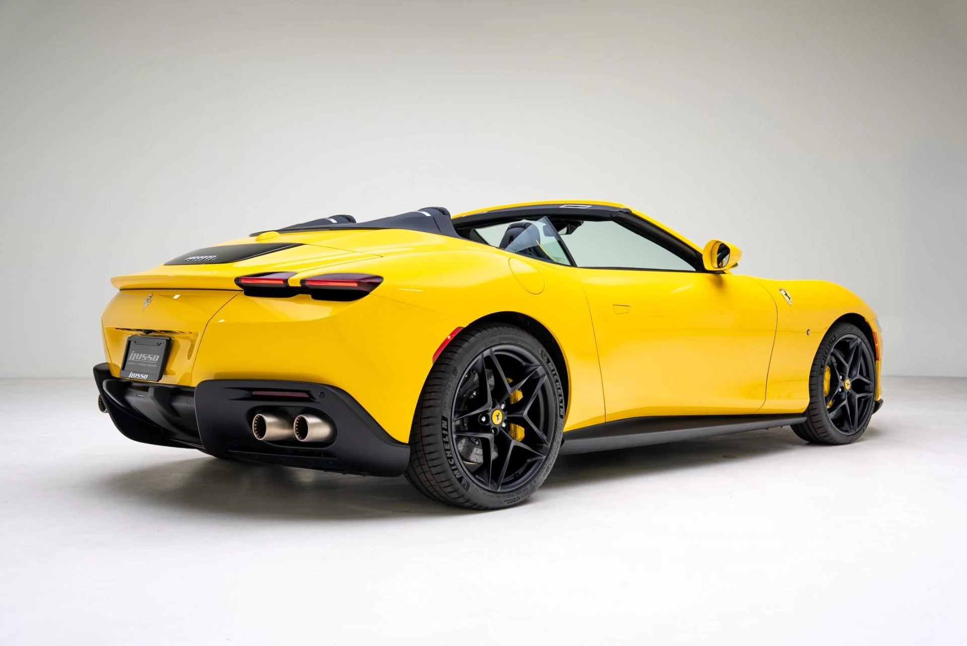 mph004_3052670791_Used_2025_Ferrari_Roma_Spider_1768435062_467dada418