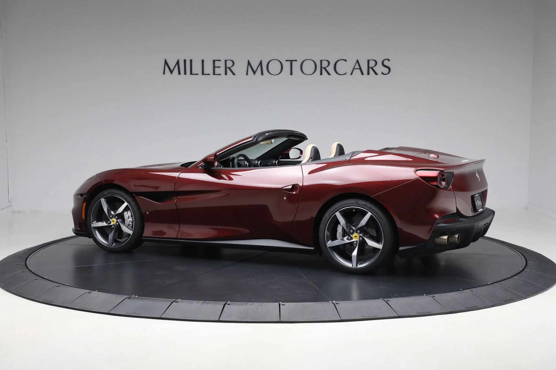 mph004_3057992165_Used_2023_Ferrari_Portofino_M_9c3d7db79b