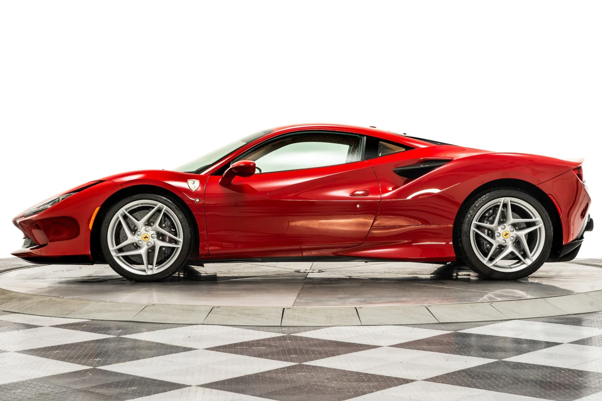 mph004_3062042849_Used_2021_Ferrari_F8_Tributo_1755009025_90a4a05502
