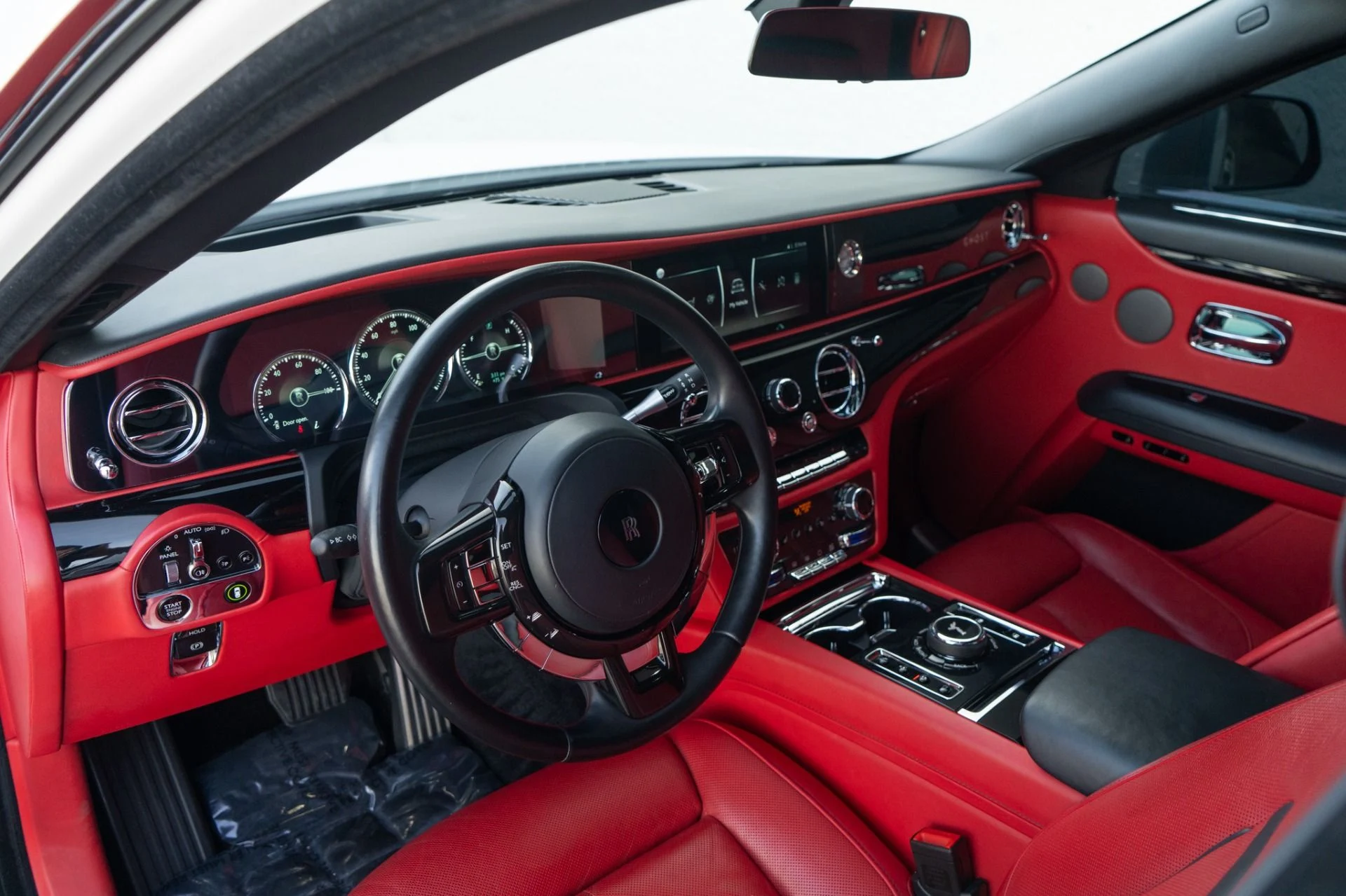 mph004_306335287_Used_2022_Rolls_Royce_Ghost_1771452003_ab7b491874