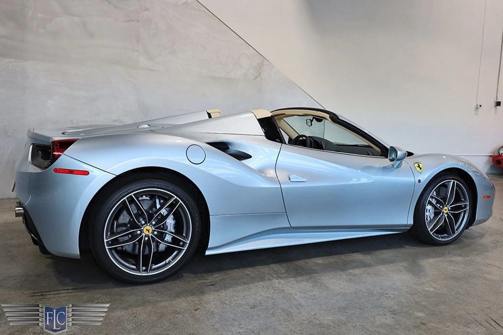 mph004_3069934014_used_2019_ferrari_488_spider_convertible_9689_22967902_5_1024_b9088b0592