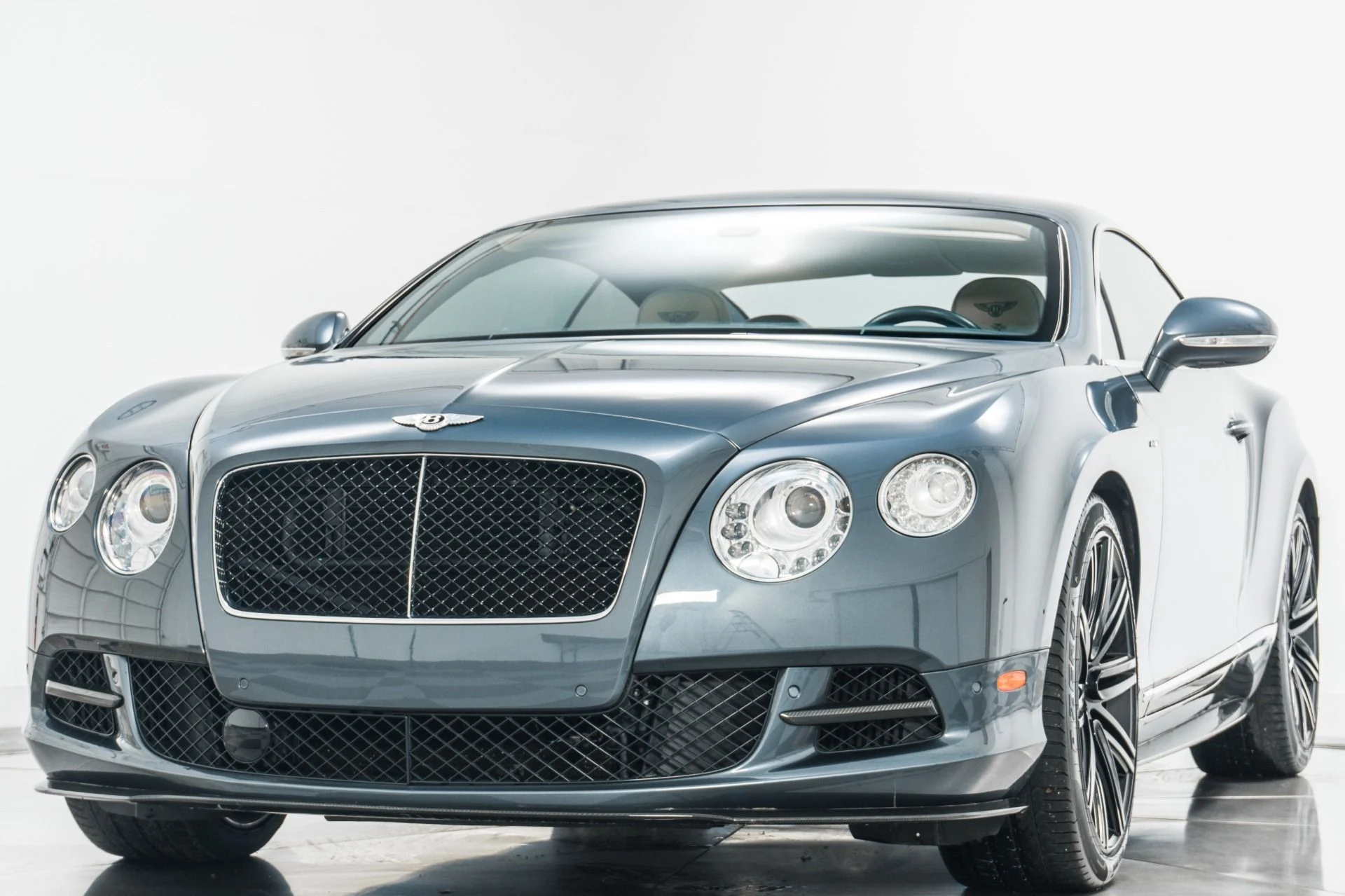 mph004_3070247512_Used_2013_Bentley_Continental_GT_Speed_Carbon_Fiber_Veneers_Beautiful_Color_Combination_1768424595_1d8eaced50