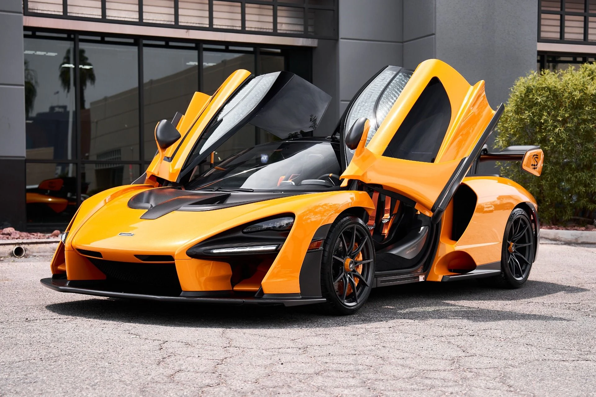 mph004_3072108033_Used_2019_Mc_Laren_Senna_1766598521_0a441b7e19