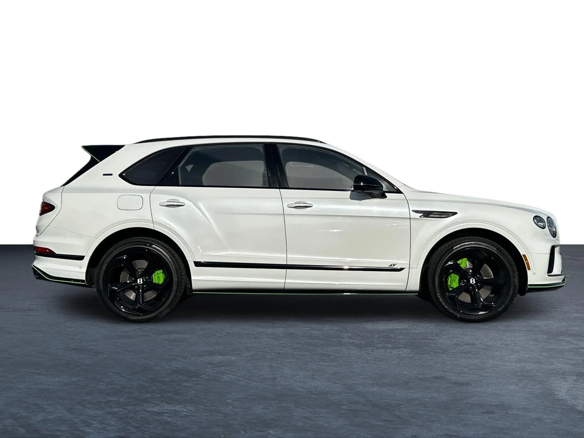 mph004_3073691660_New_2025_Bentley_Bentayga_V8_1760604139_de8a961b8c