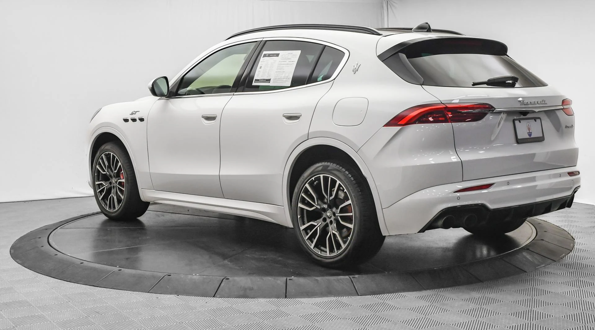 mph004_3076157189_Used_2023_Maserati_Grecale_GT_1753171072_3ed87390cf
