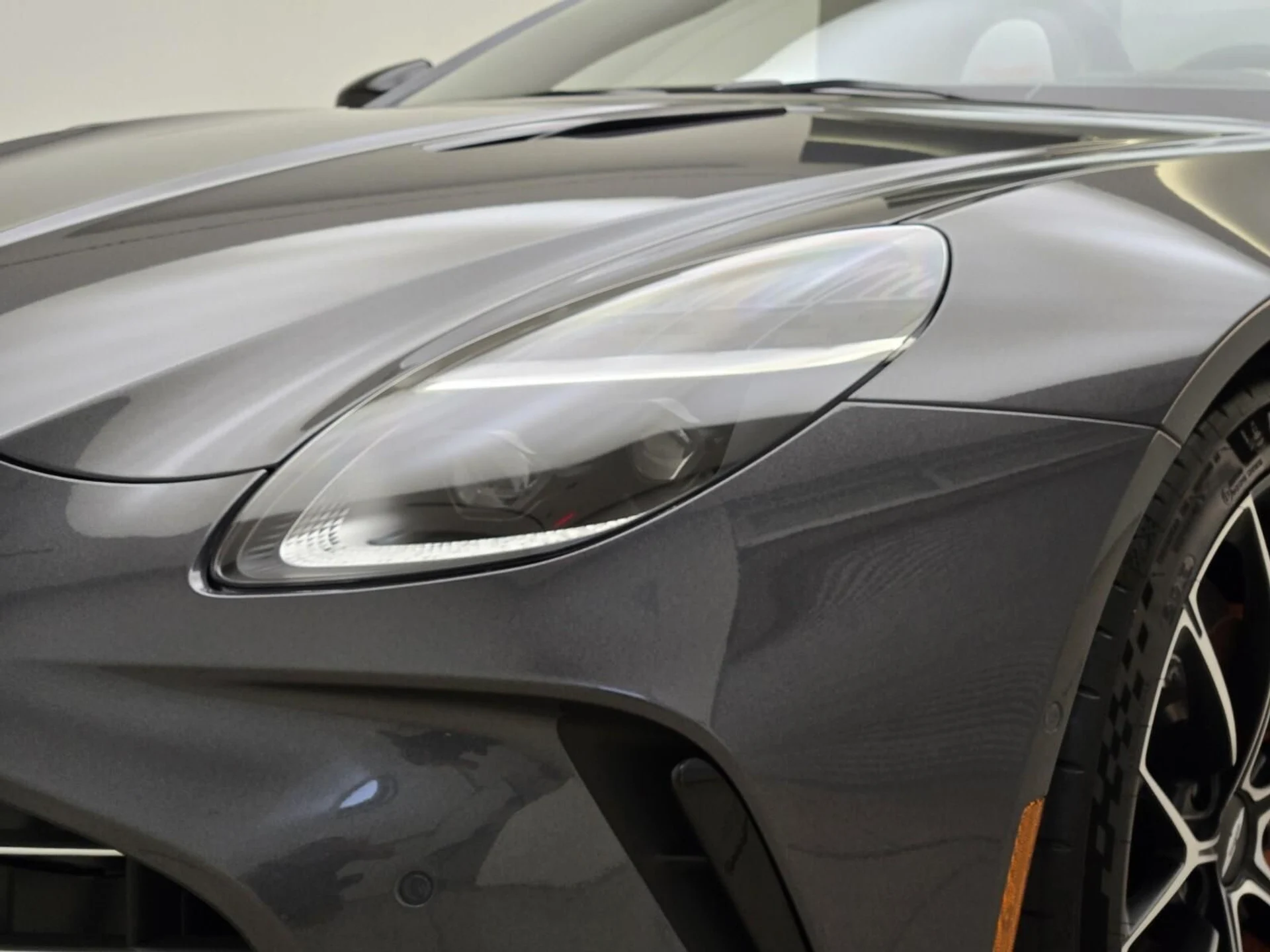 mph004_30763914_New_2026_Aston_Martin_Vantage_S_1775539094_0c1a8d6769