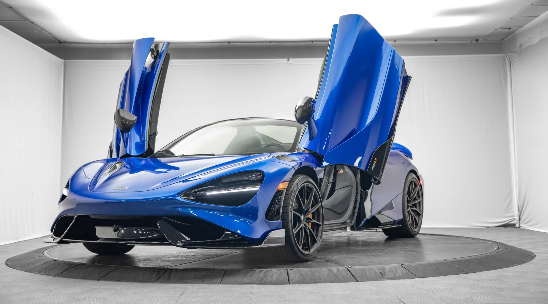 mph004_3079765696_Used_2022_Mc_Laren_765_LT_1755332043_ef28be92e0