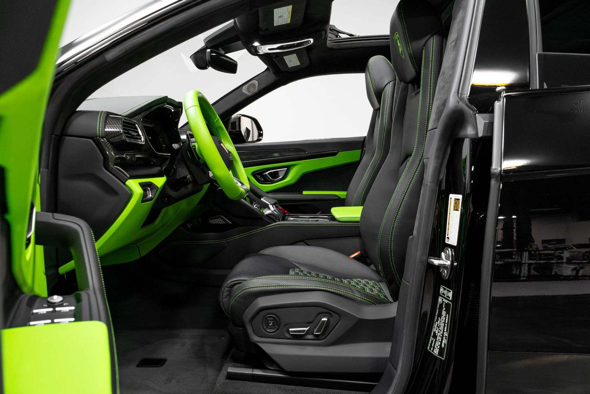 mph004_3104666040_Used_2022_Lamborghini_Urus_1771543126_d76175dcf1