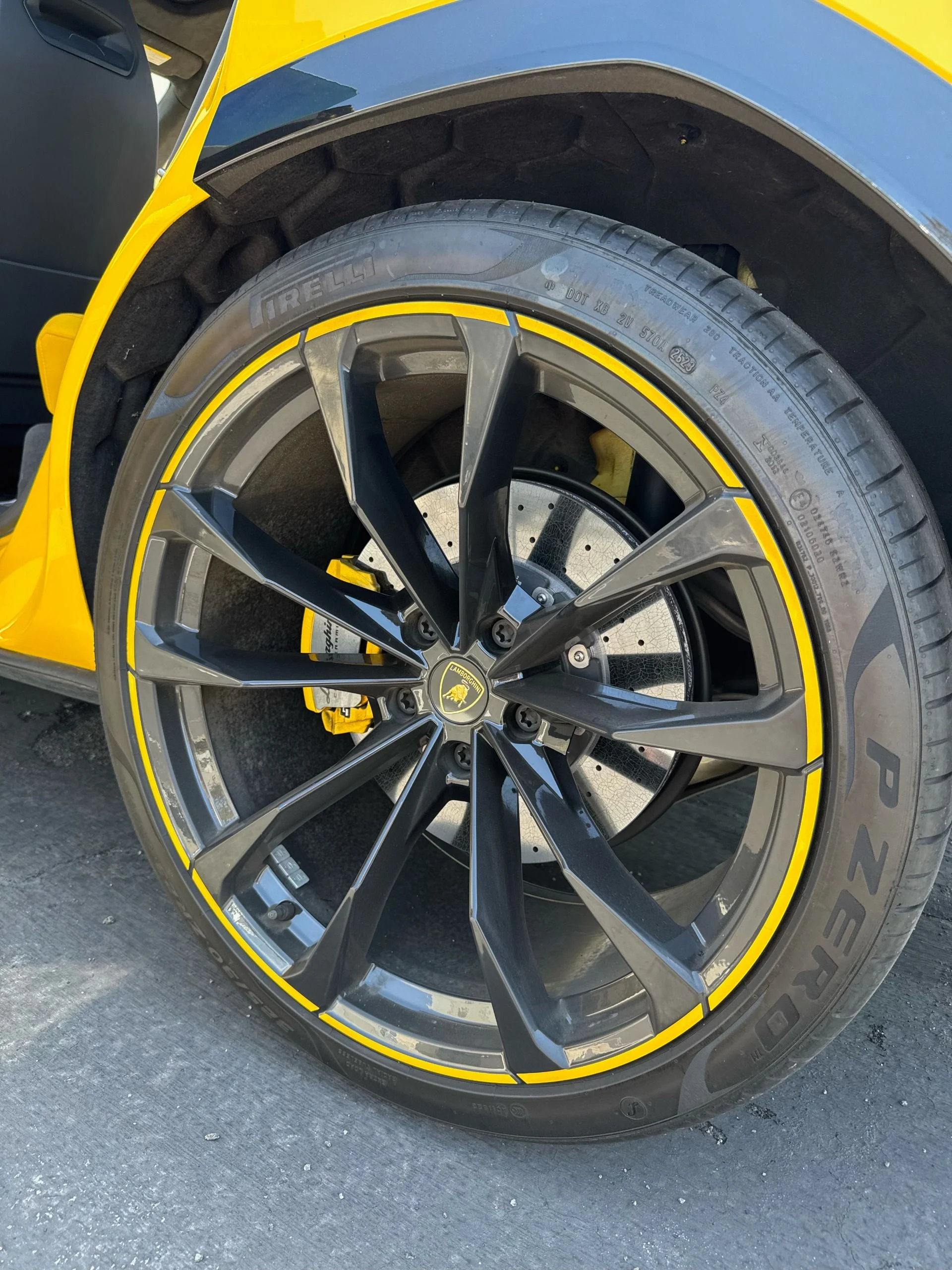 mph004_3108212649_Used_2021_Lamborghini_Urus_1755903793_50f3fe1167
