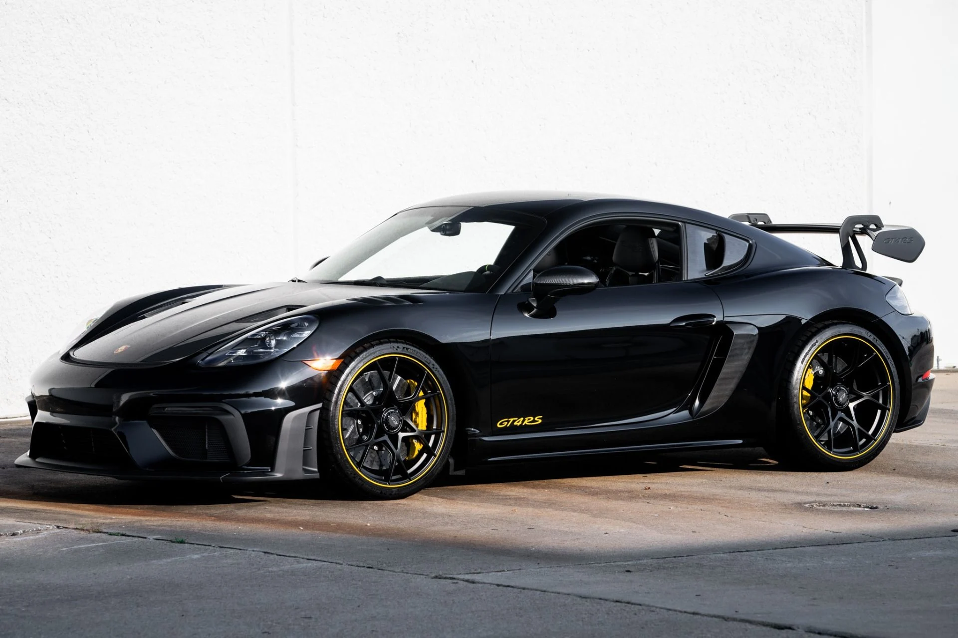 mph004_3108637862_Used_2024_Porsche_718_Cayman_GT_4_RS_Weissach_1755715163_1c87bacab7