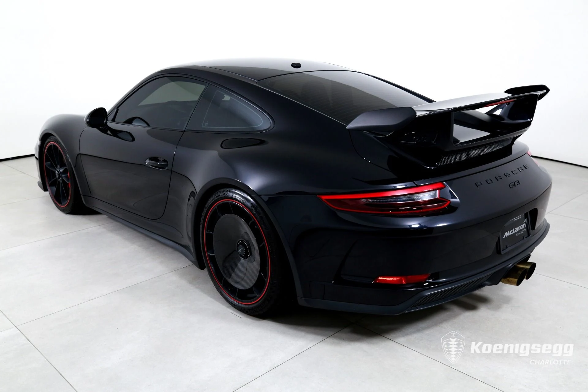 mph004_3115683430_Used_2018_Porsche_911_GT_3_1782837180_77a6aae41a