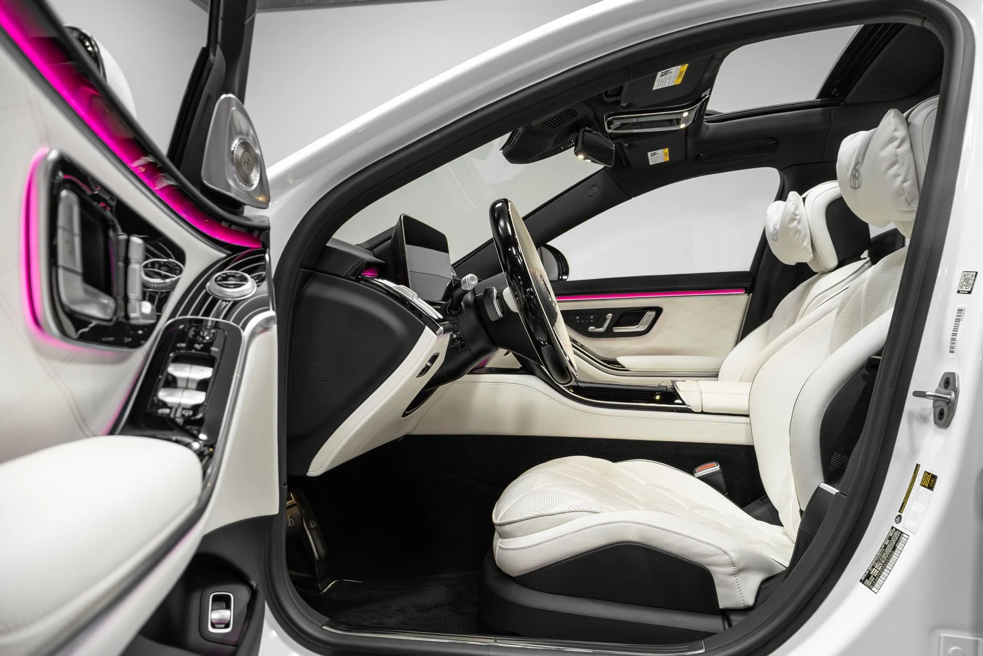 mph004_3116938334_Used_2024_Mercedes_Benz_S_Class_Maybach_S_680_4_MATIC_1766186559_4ab59e498c