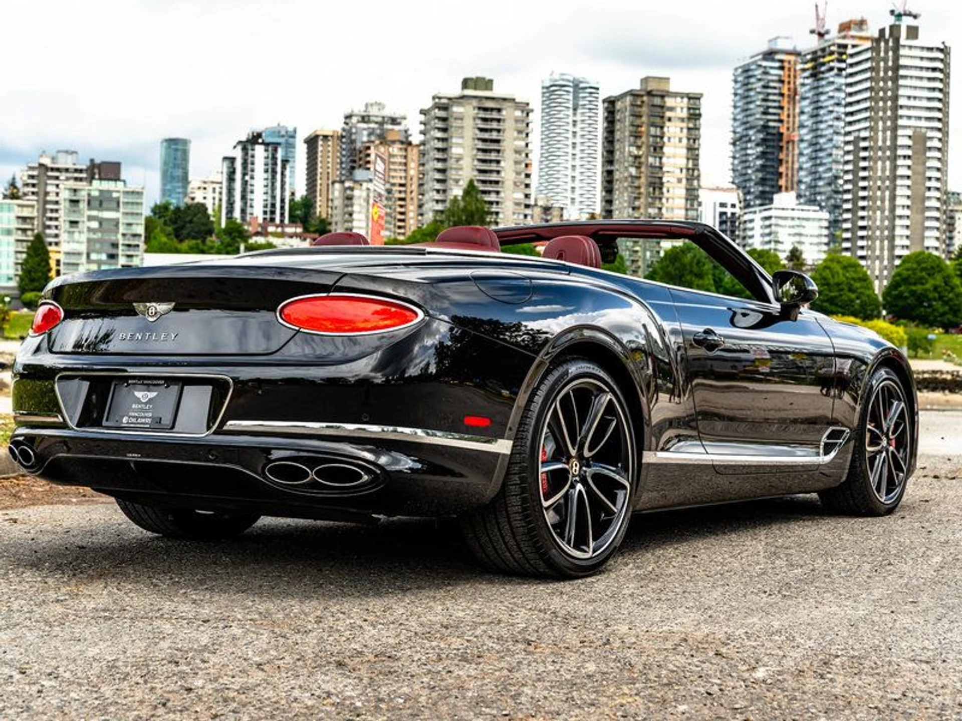 mph004_3119374560_38334218_03683_2020_bentley_continental_gt_convertible_005_12f849051f
