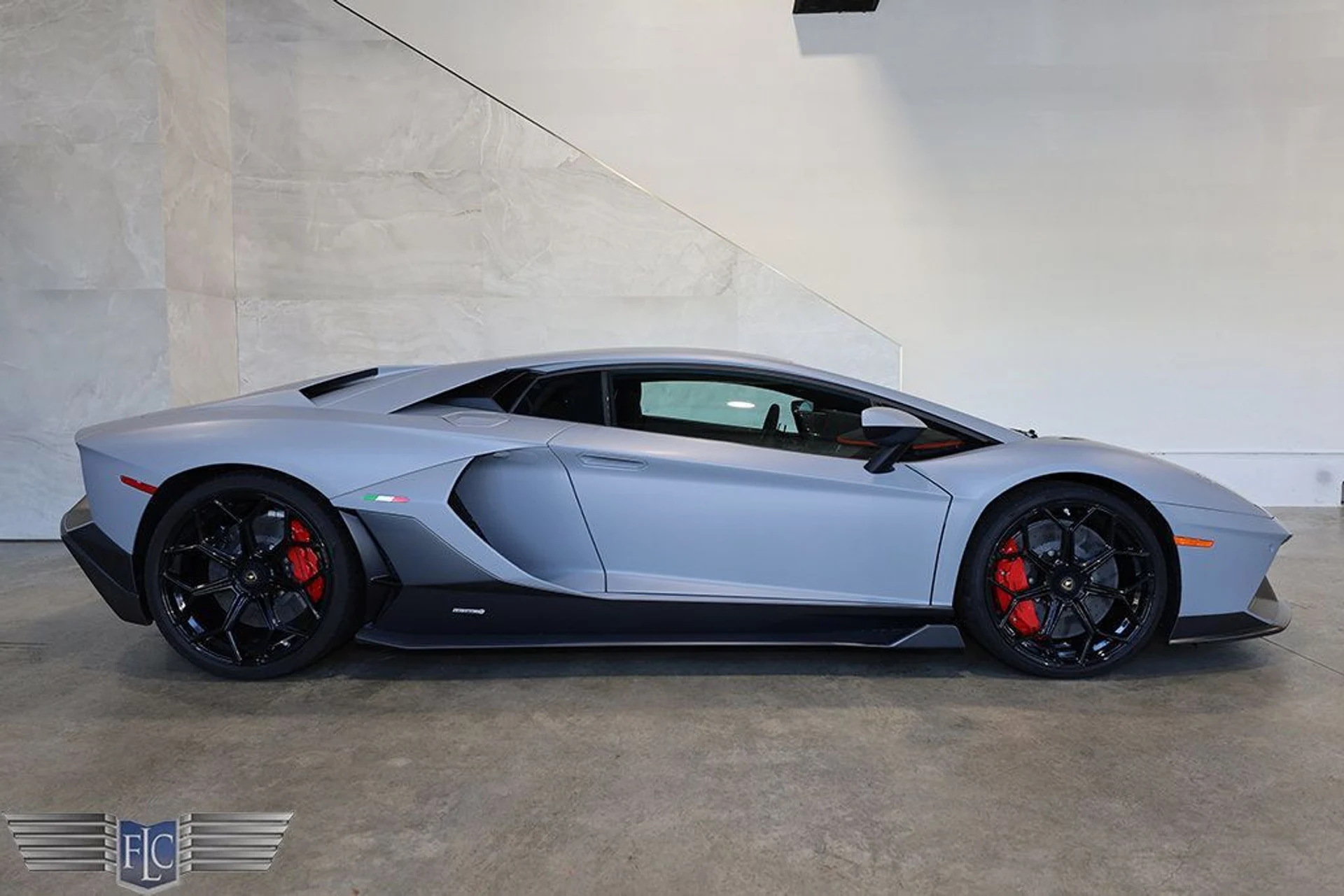 mph004_3131836951_used_2022_lamborghini_aventador_lp7804ultimaecoupe_9689_22906209_5_1024_0752d3cd9a