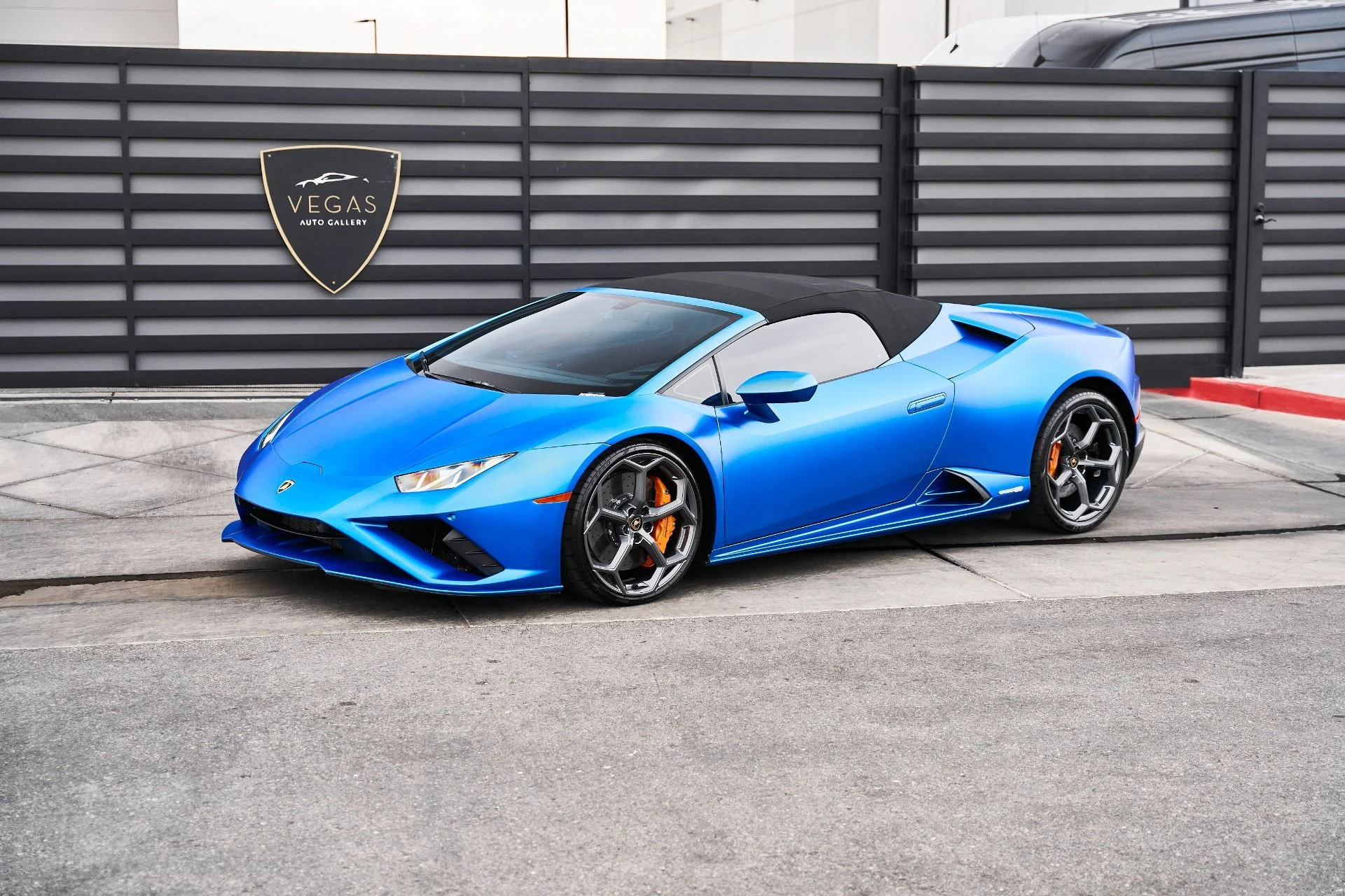 mph004_3133393591_Used_2023_Lamborghini_Huracan_EVO_Base_1775006591_598d37209f