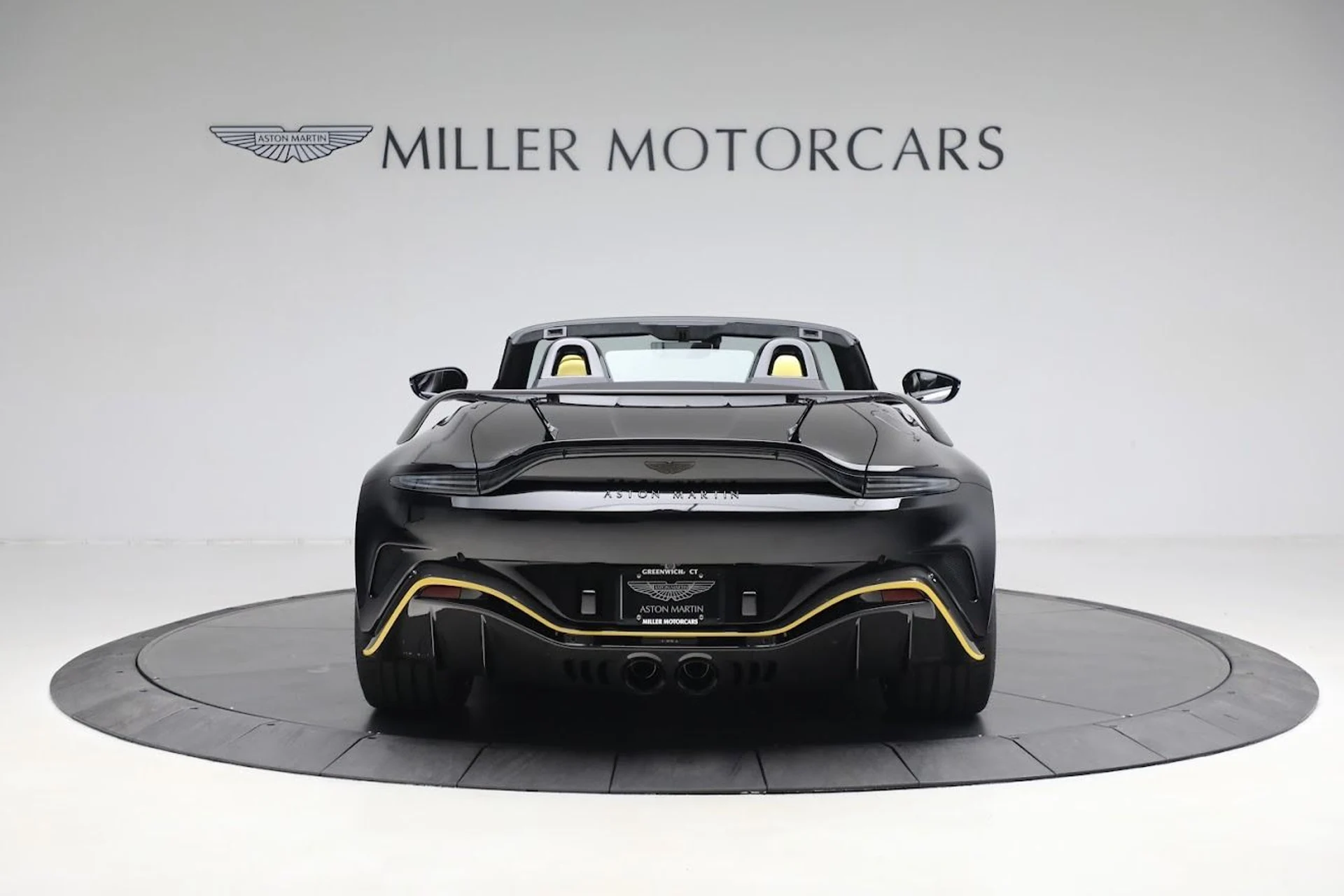 mph004_3135770451_Used_2023_Aston_Martin_Vantage_V12_1687444772_73021b0a88
