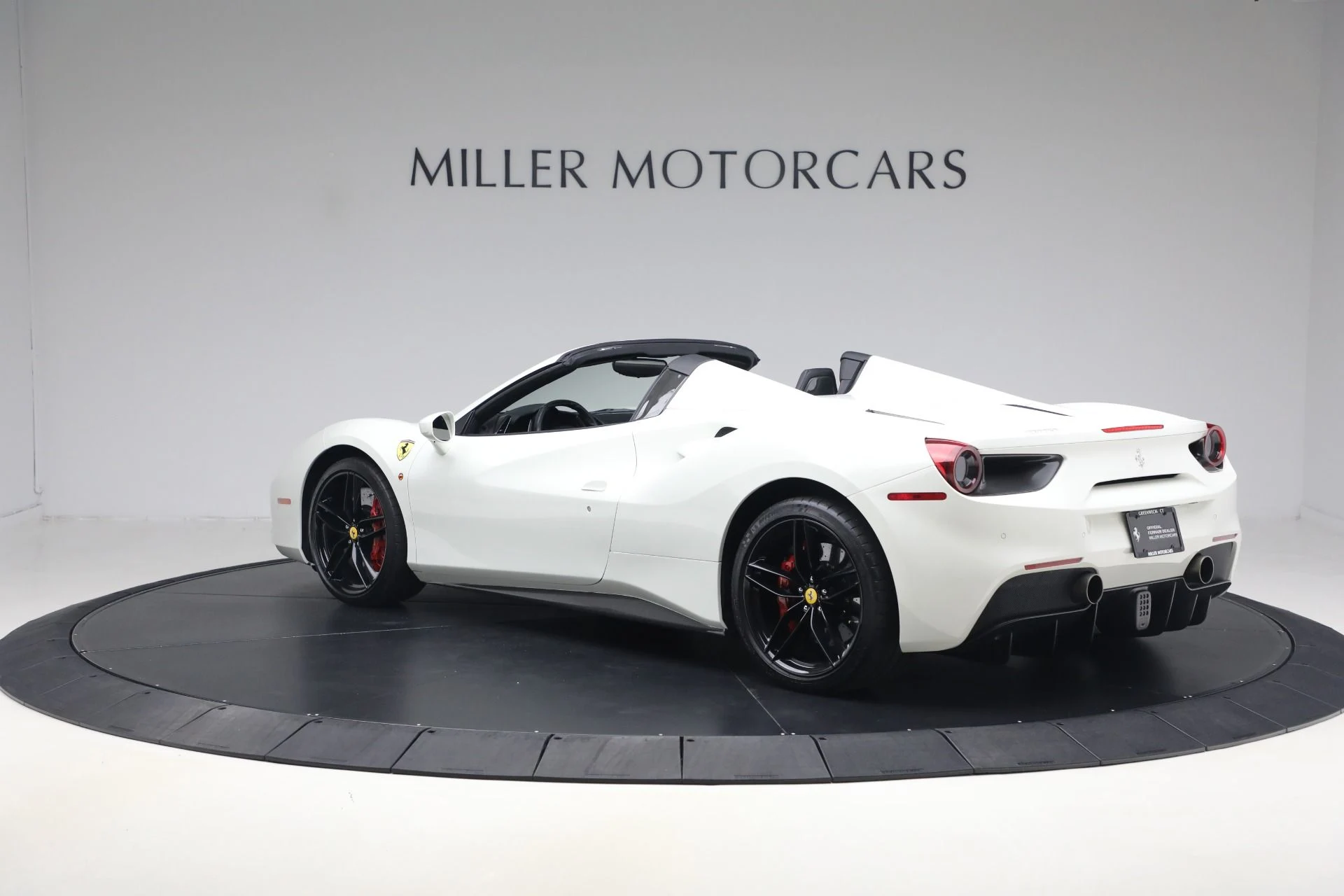 mph004_3135897785_Used_2016_Ferrari_488_Spider_1789756866_1fe21b56ea