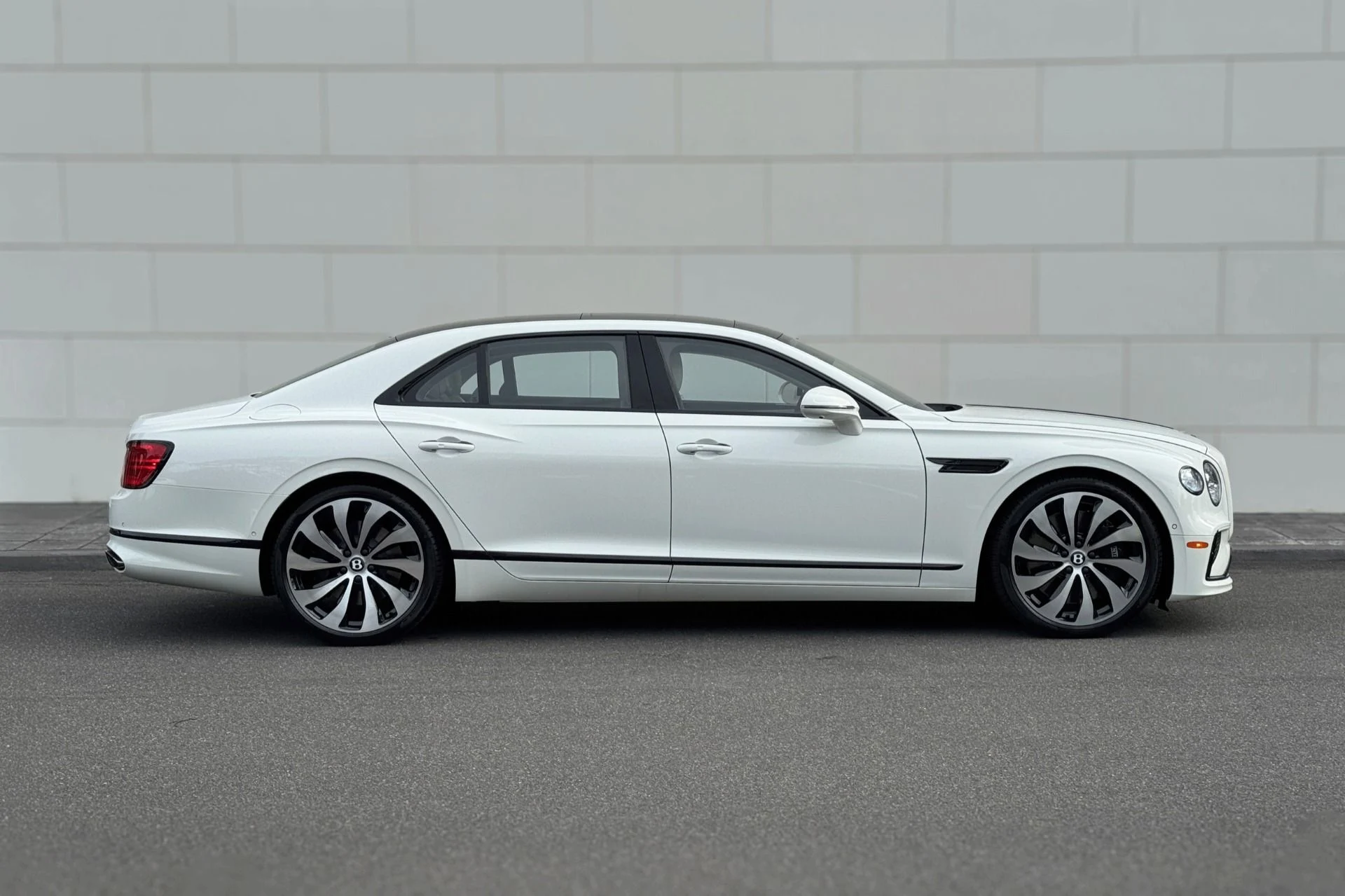 mph004_3139637887_New_2026_Bentley_Flying_Spur_1763579881_b81f476ee1