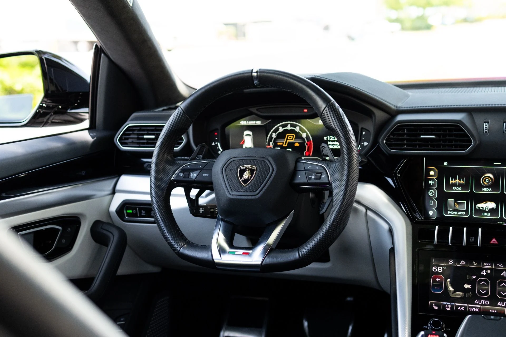mph004_3143012066_Used_2023_Lamborghini_Urus_S_1780940773_f225f664d2