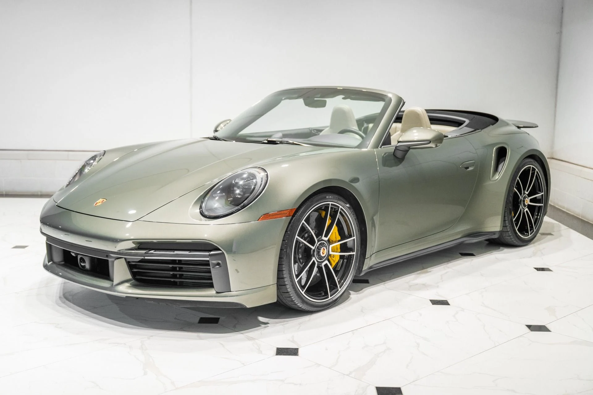 mph004_3143361792_Used_2021_Porsche_911_Turbo_S_1775321590_6aae9e97b4