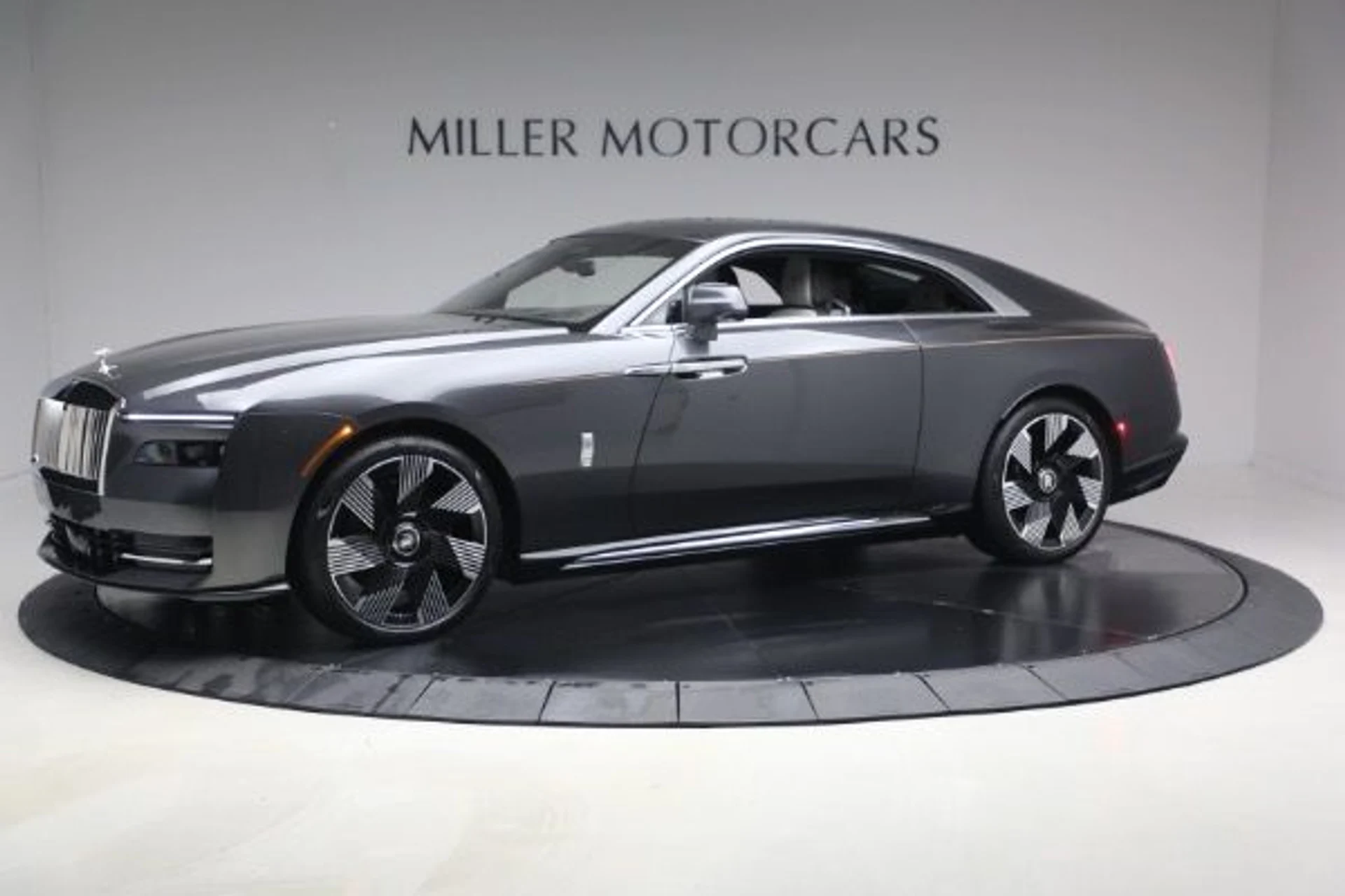 mph004_3165382370_Used_2024_Rolls_Royce_Spectre_f69939b77c