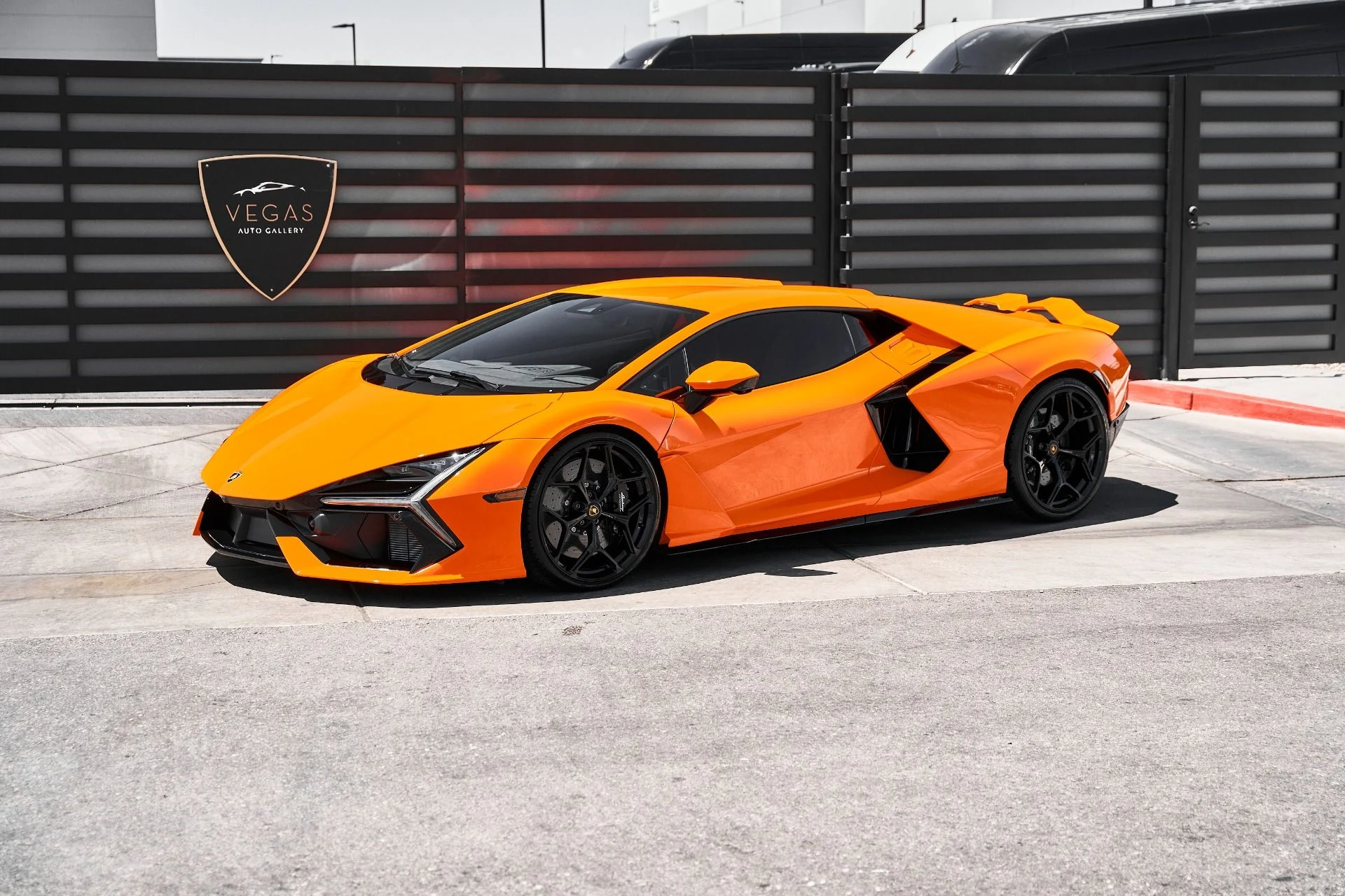 mph004_3167313369_Used_2024_Lamborghini_Revuelto_Base_1777394257_da8b0035ea