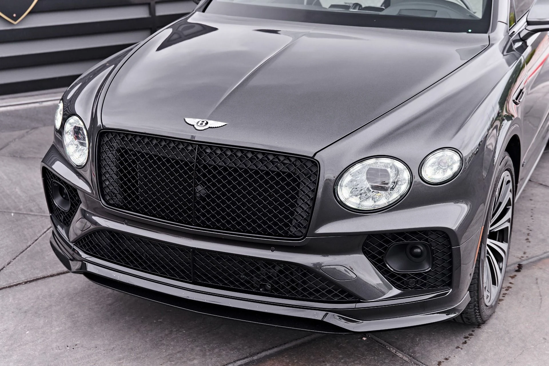 mph004_3188438289_Used_2022_Bentley_Bentayga_V8_1791935684_cb7ad2d97c