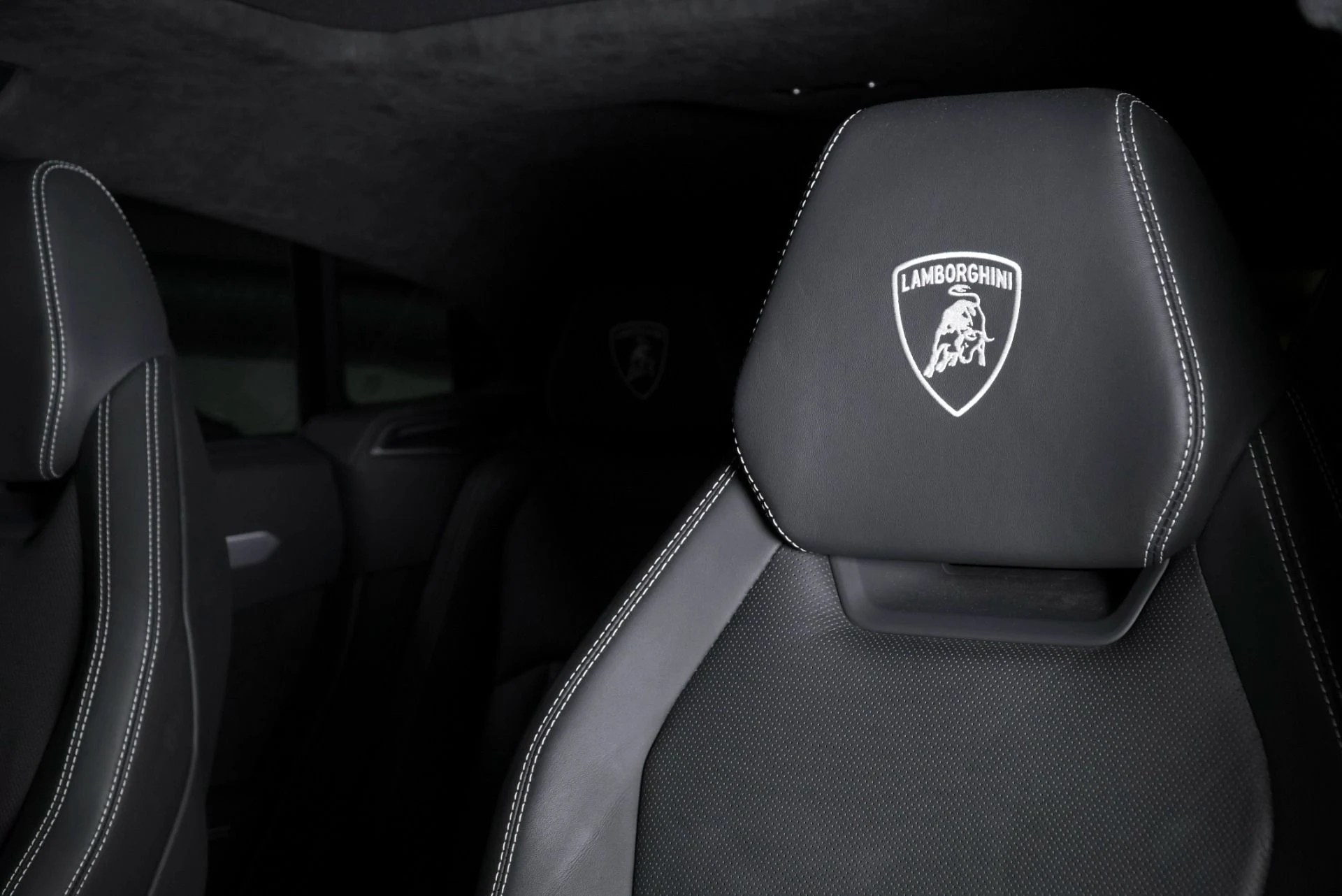 mph004_3205343699_Used_2023_Lamborghini_Urus_S_1774471795_4299e254f2