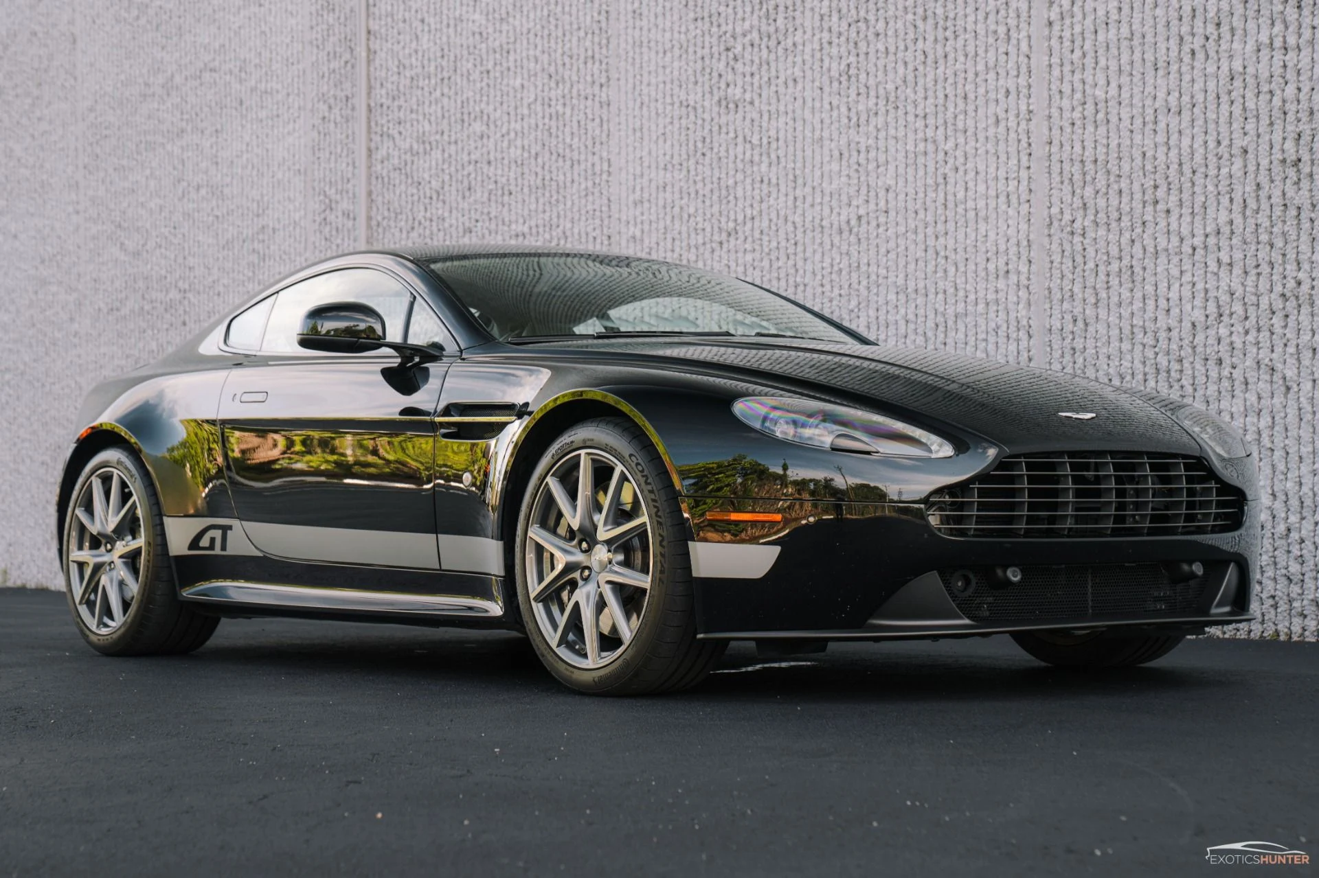 mph004_3206715714_Used_2015_Aston_Martin_V8_Vantage_GT_6_Speed_w_Argento_Grey_Interior_1746627937_98d932f446