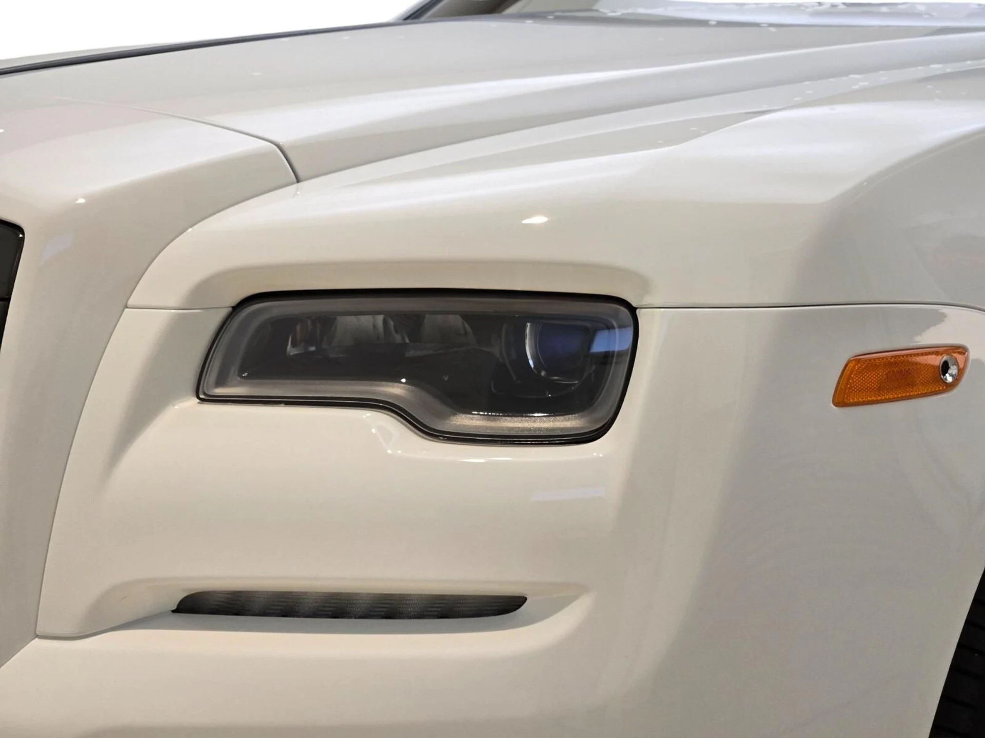 mph004_3212040388_Used_2020_Rolls_Royce_Dawn_1764058167_e562220363