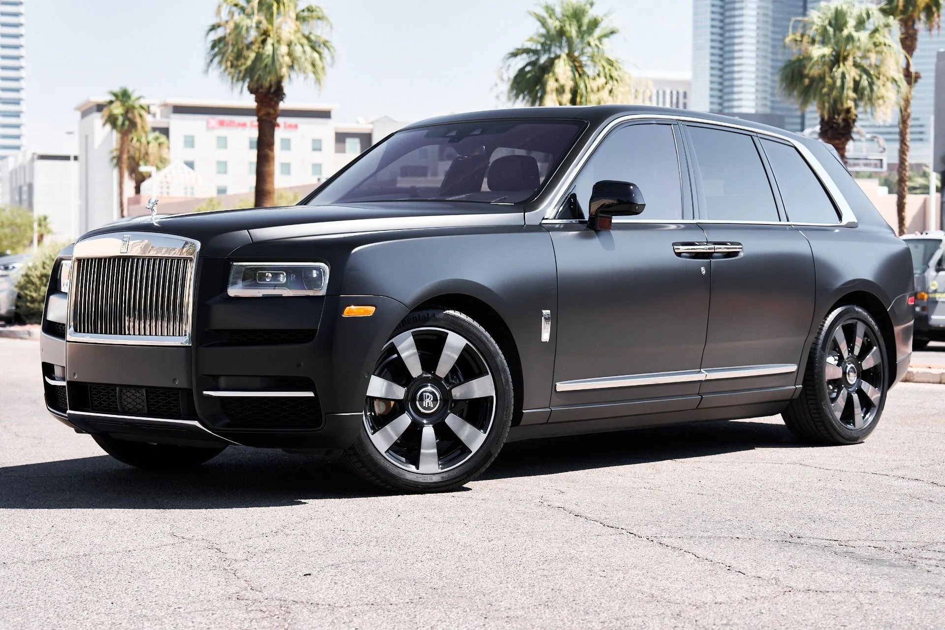 mph004_3230456638_Used_2023_Rolls_Royce_Cullinan_Base_1754606865_4f0063aaa6