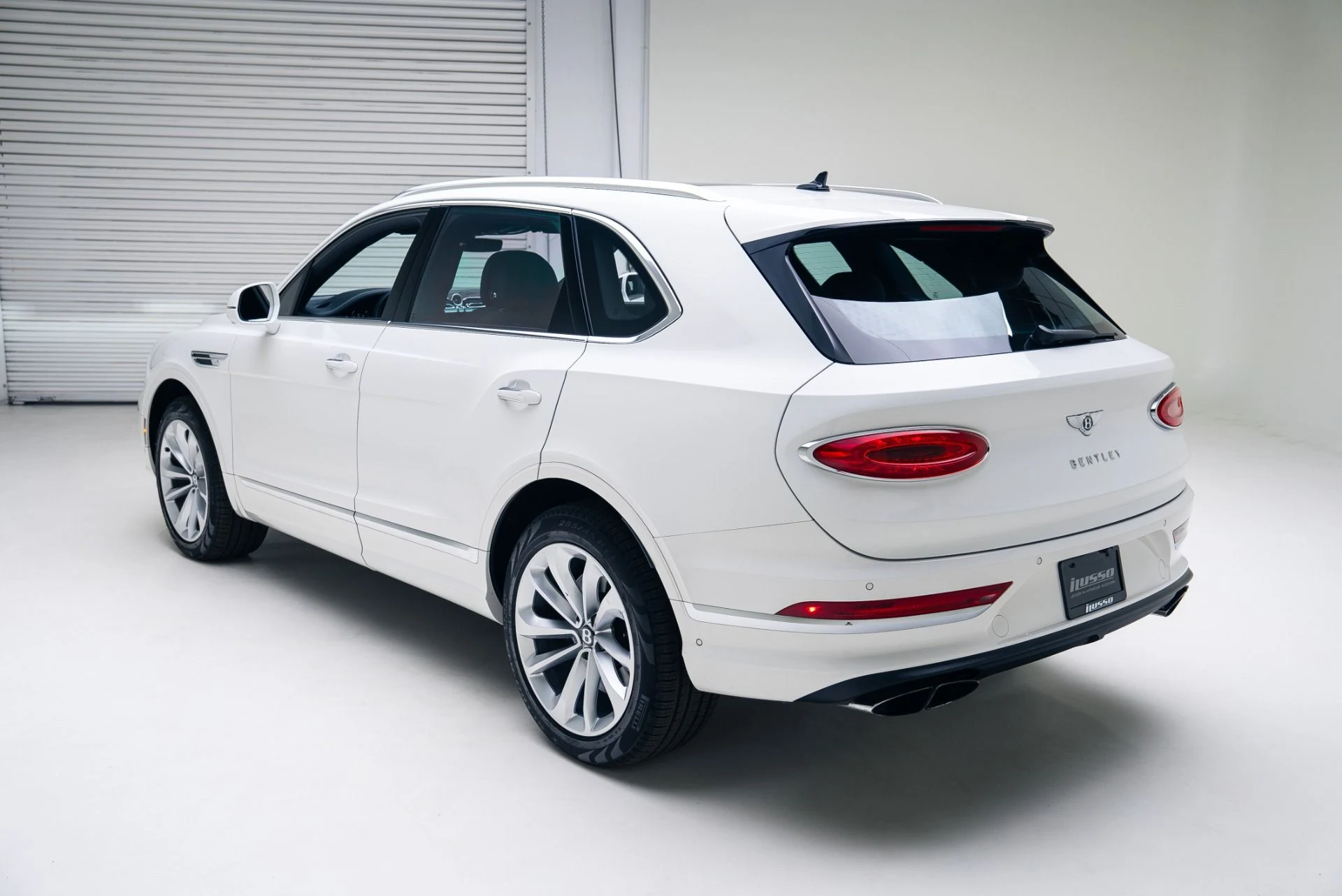 mph004_3237897143_Used_2024_Bentley_Bentayga_V8_1765307017_3ee2c0163c