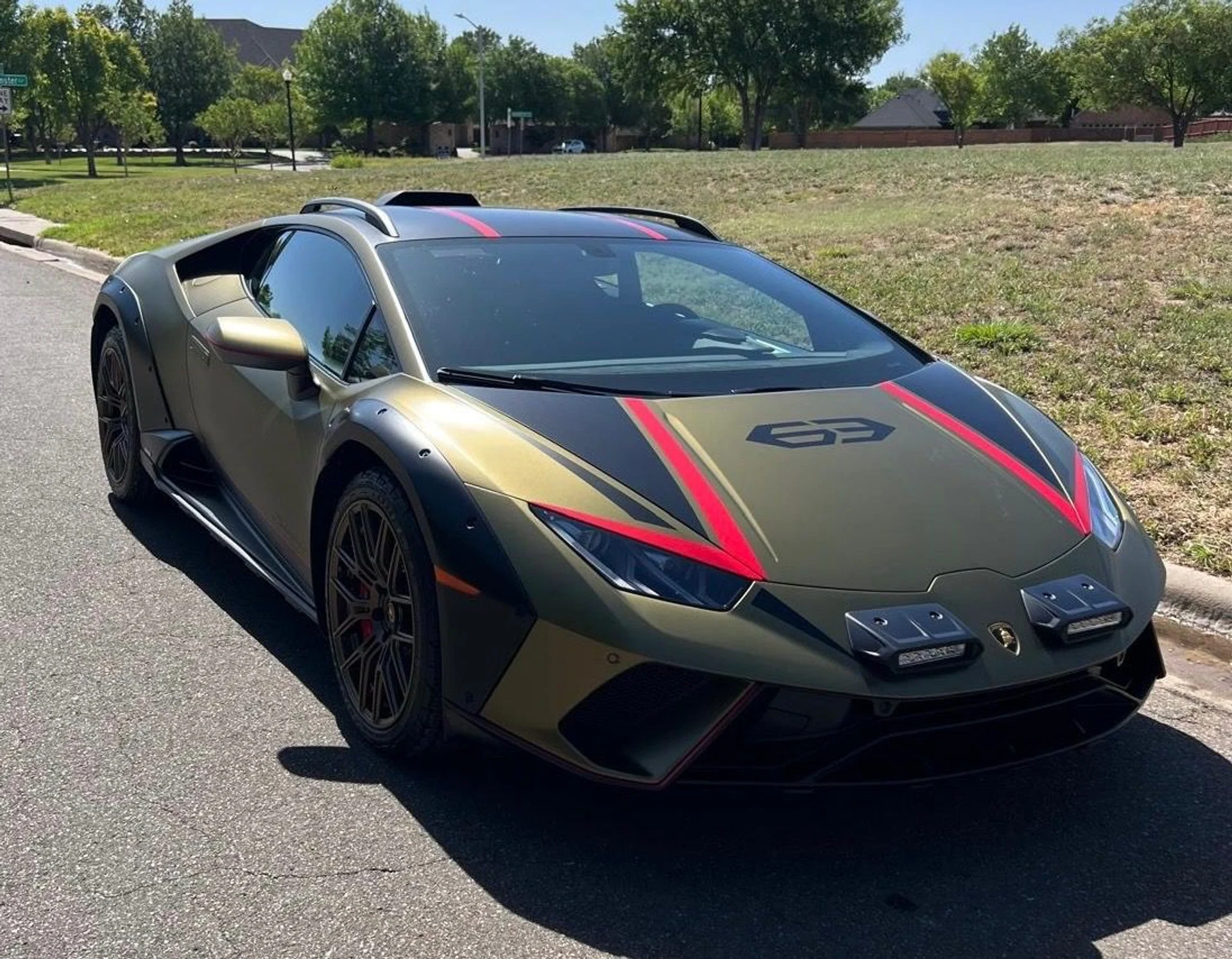 mph004_3239792691_Used_2024_Lamborghini_Huracan_Sterrato_1764024826_c59b2bee51