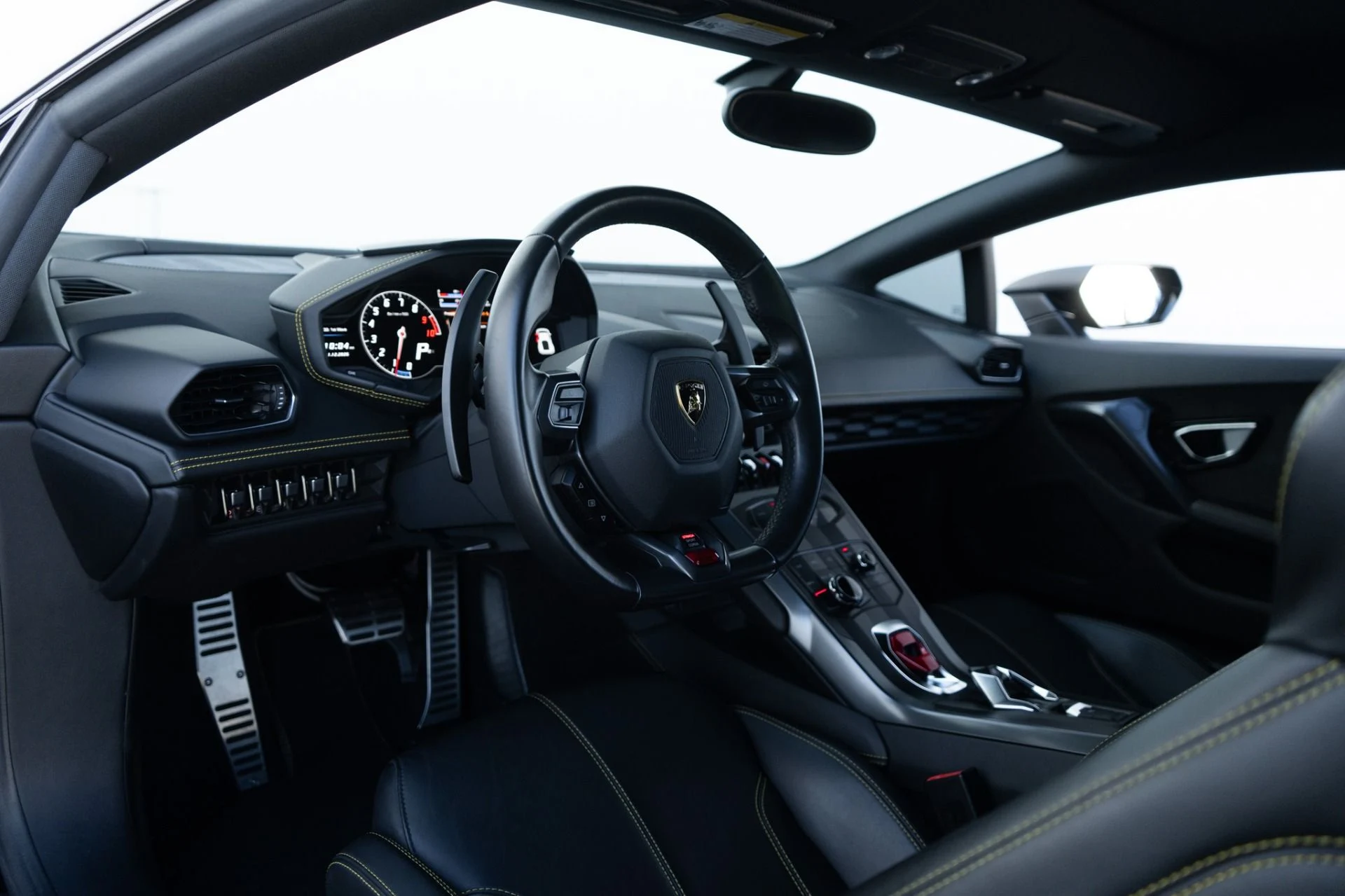 mph004_3254699297_Used_2015_Lamborghini_Huracan_LP_610_4_1768245751_b60adaeb4d