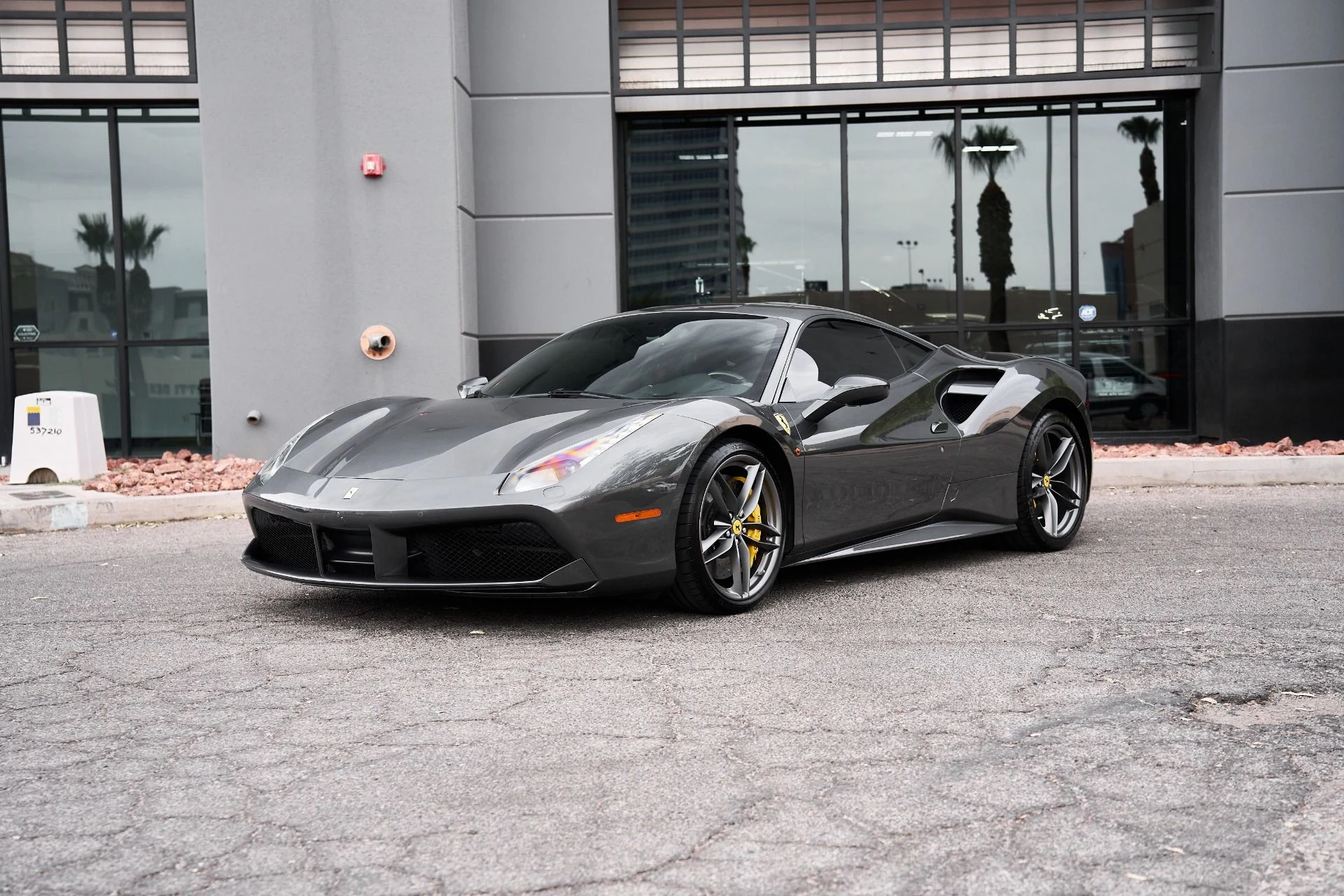 mph004_3255746804_Used_2016_Ferrari_488_GTB_Base_1755995697_0f620cd971