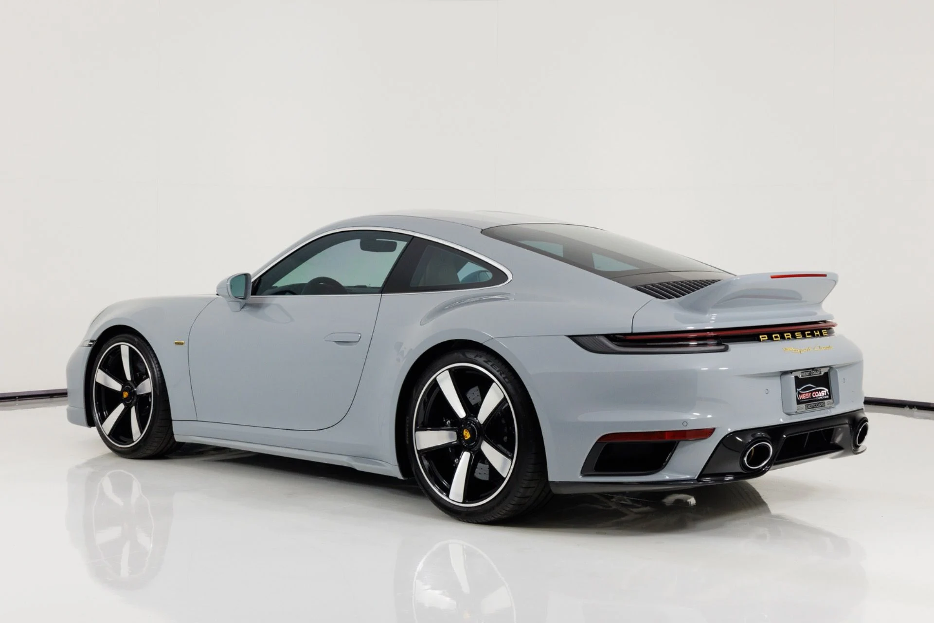 mph004_3259239357_Used_2023_Porsche_911_Sport_Classic_1775497632_657ee13cd3