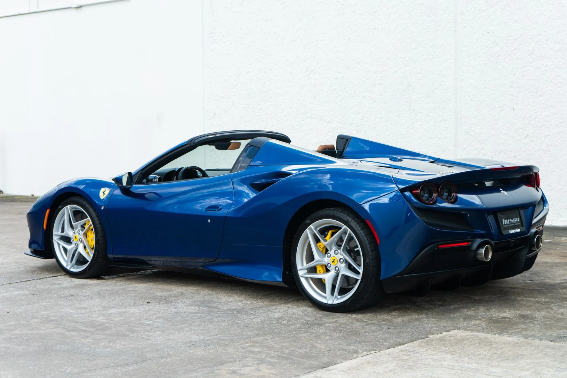 mph004_3261514408_Used_2022_Ferrari_F8_Spider_1779493507_a5f575847c