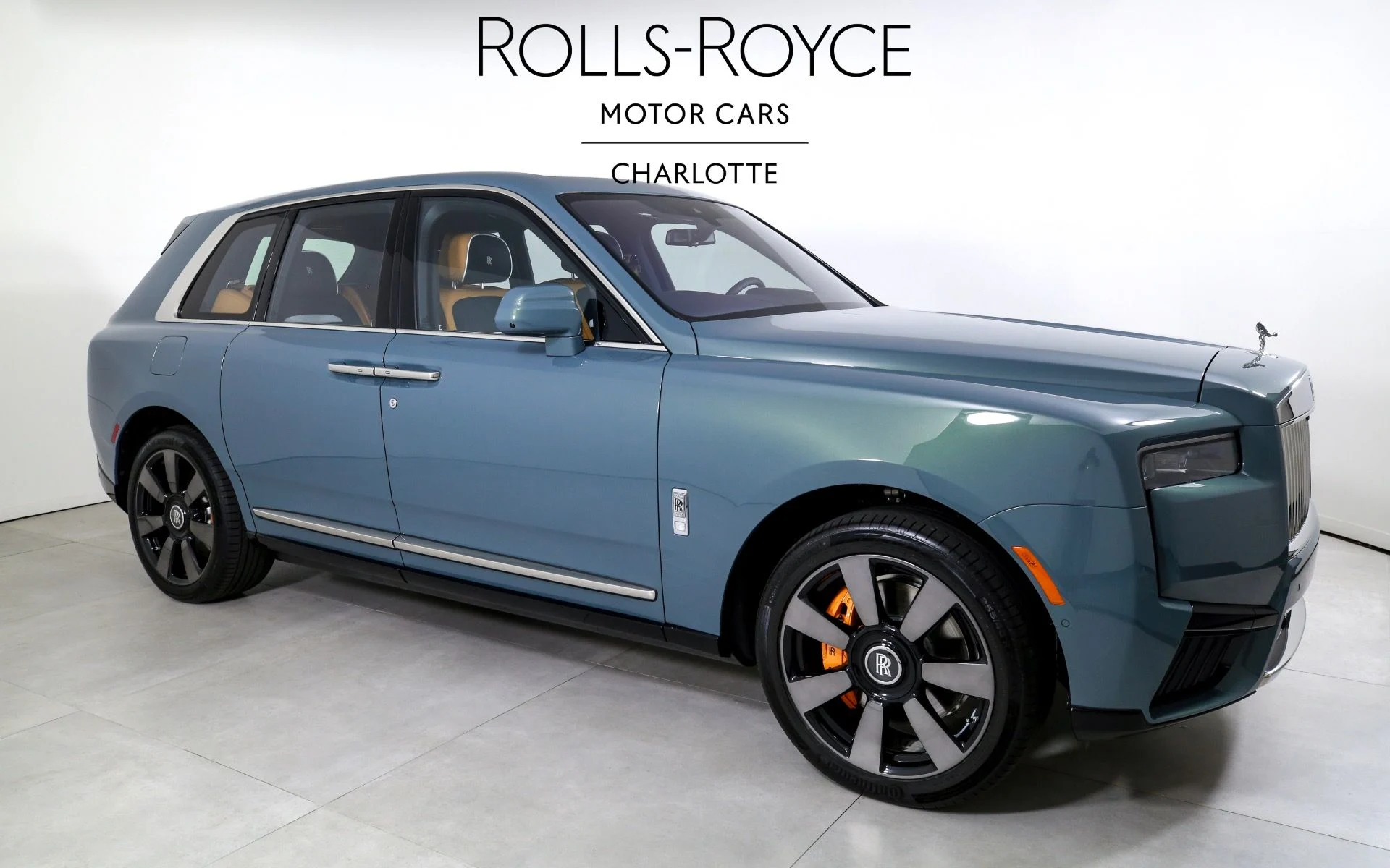 mph004_3265282340_Used_2025_Rolls_Royce_Cullinan_1759510735_4b4cfb5a60