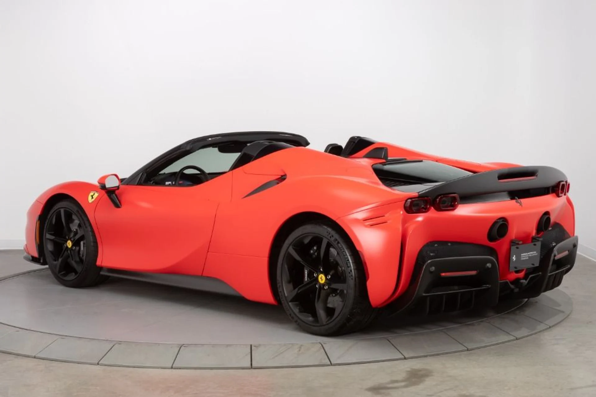 mph004_3266525371_Used_2022_Ferrari_SF_90_Spider_b48e585baf