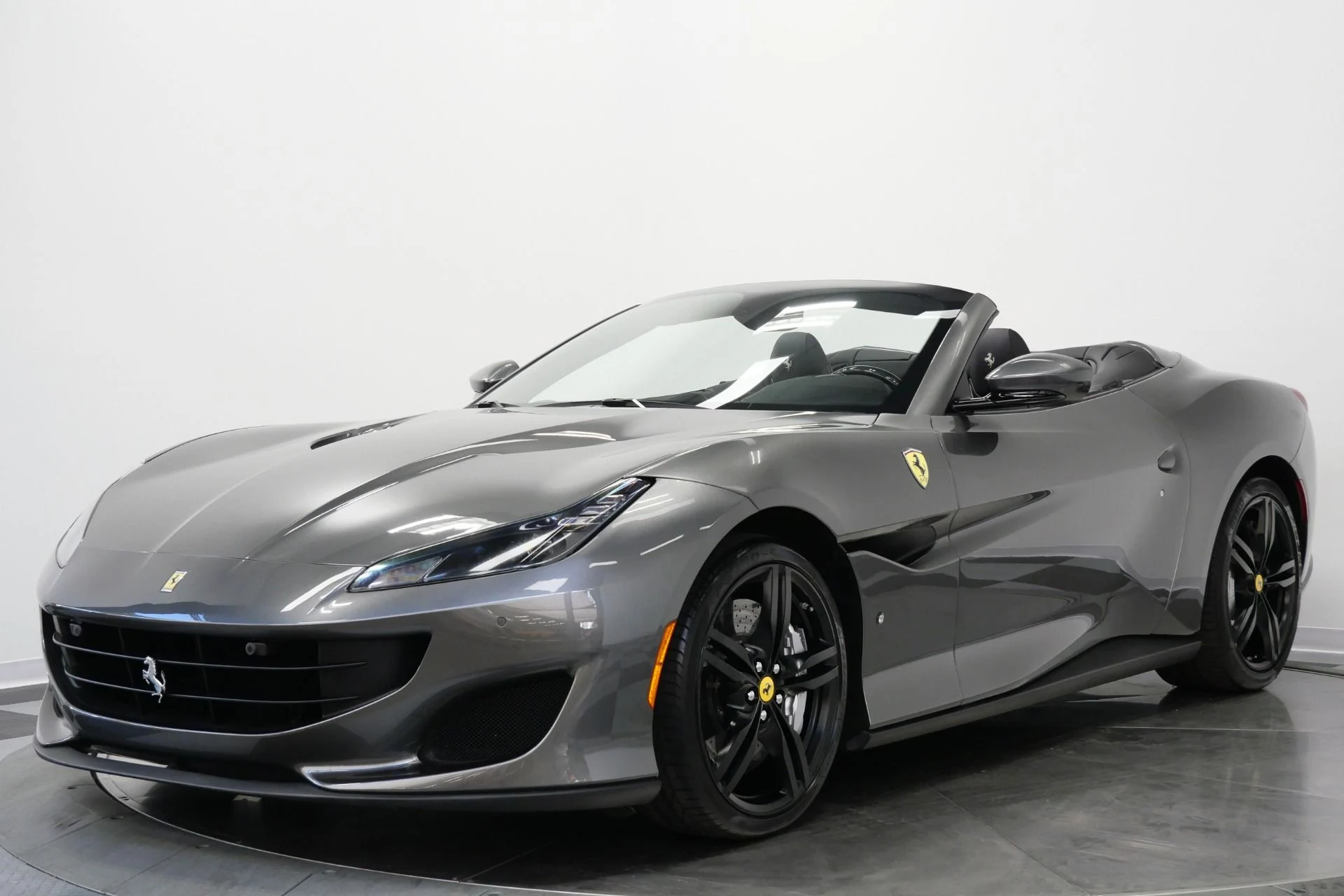 mph004_3268414162_Used_2019_Ferrari_Portofino_Interior_Carbon_Trim_High_Power_Hi_Fi_Magneride_Suspension_1773425740_33e6dc0160