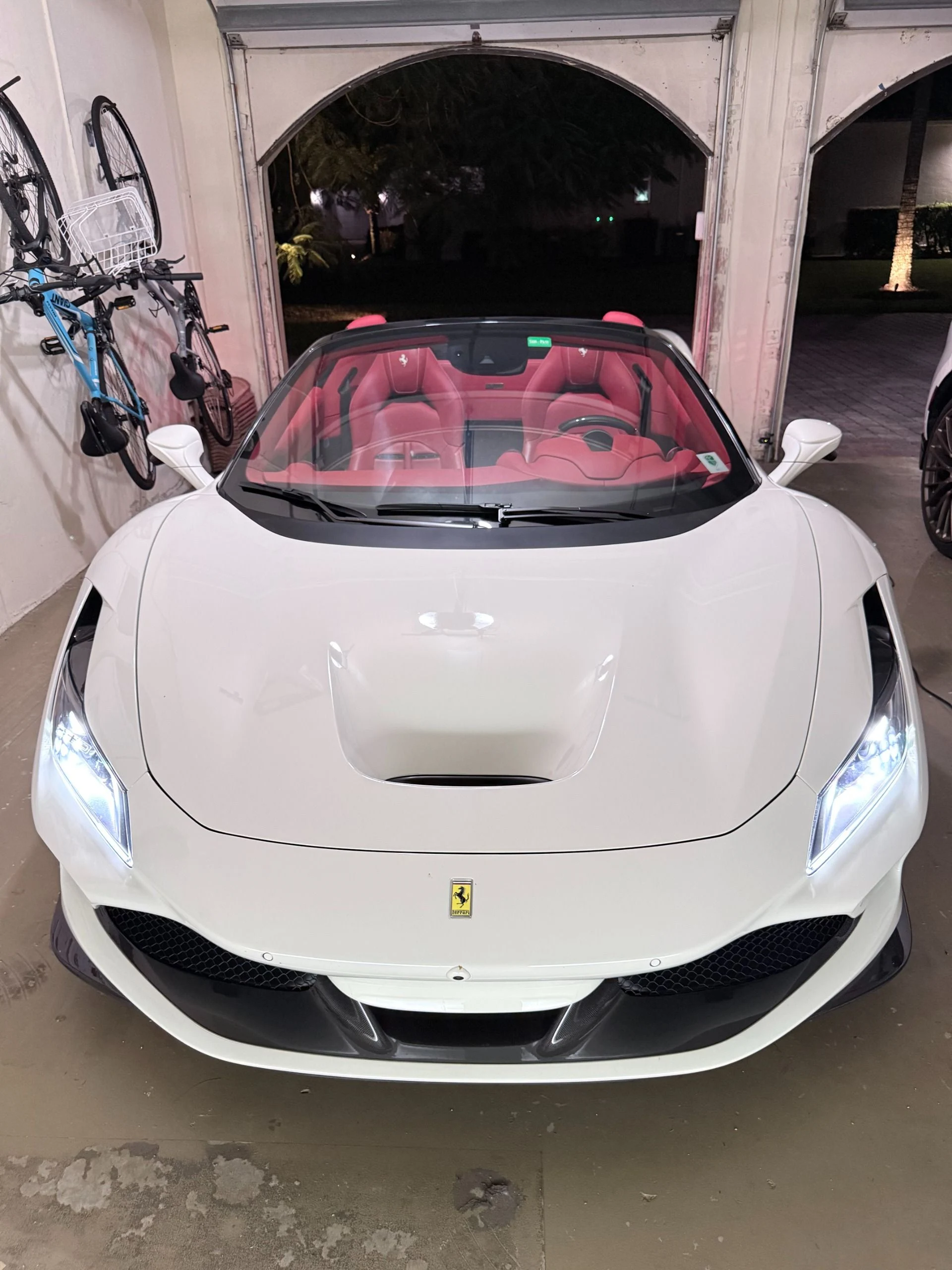 mph004_3271037019_Used_2021_Ferrari_F8_Spider_1761691353_07cff38677