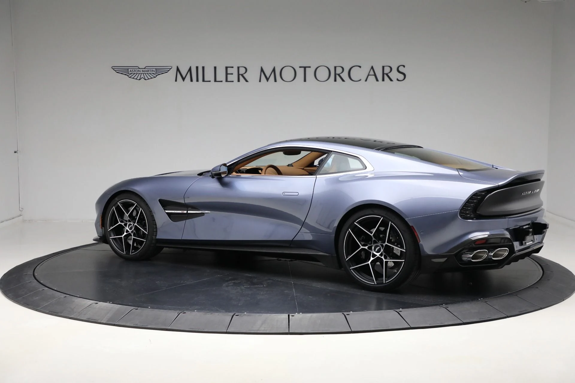 mph004_3273944835_New_2025_Aston_Martin_Vanquish_1738262248_60264f9cf1