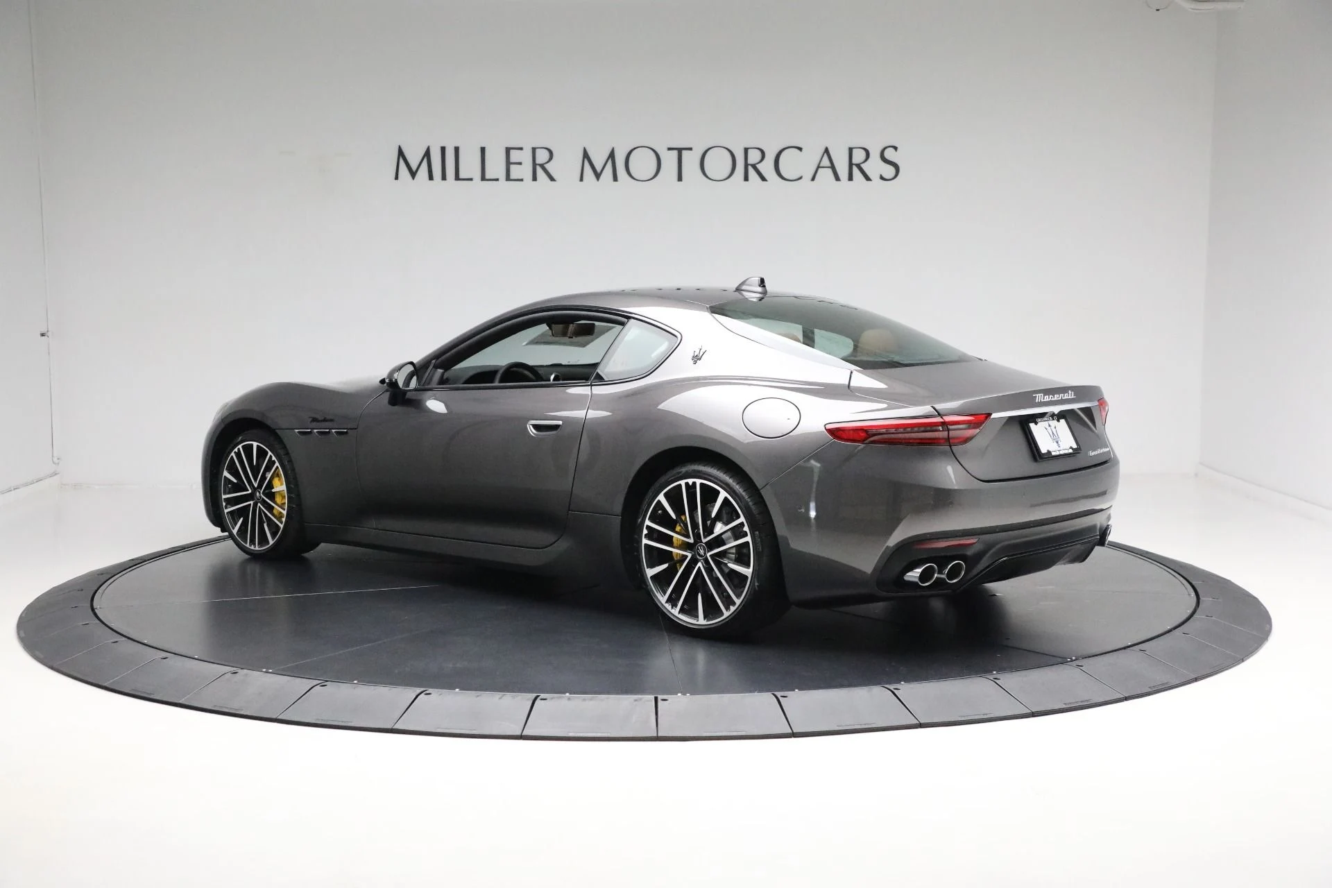 mph004_3277039696_Used_2024_Maserati_Gran_Turismo_Modena_1783952207_ec80fbac08