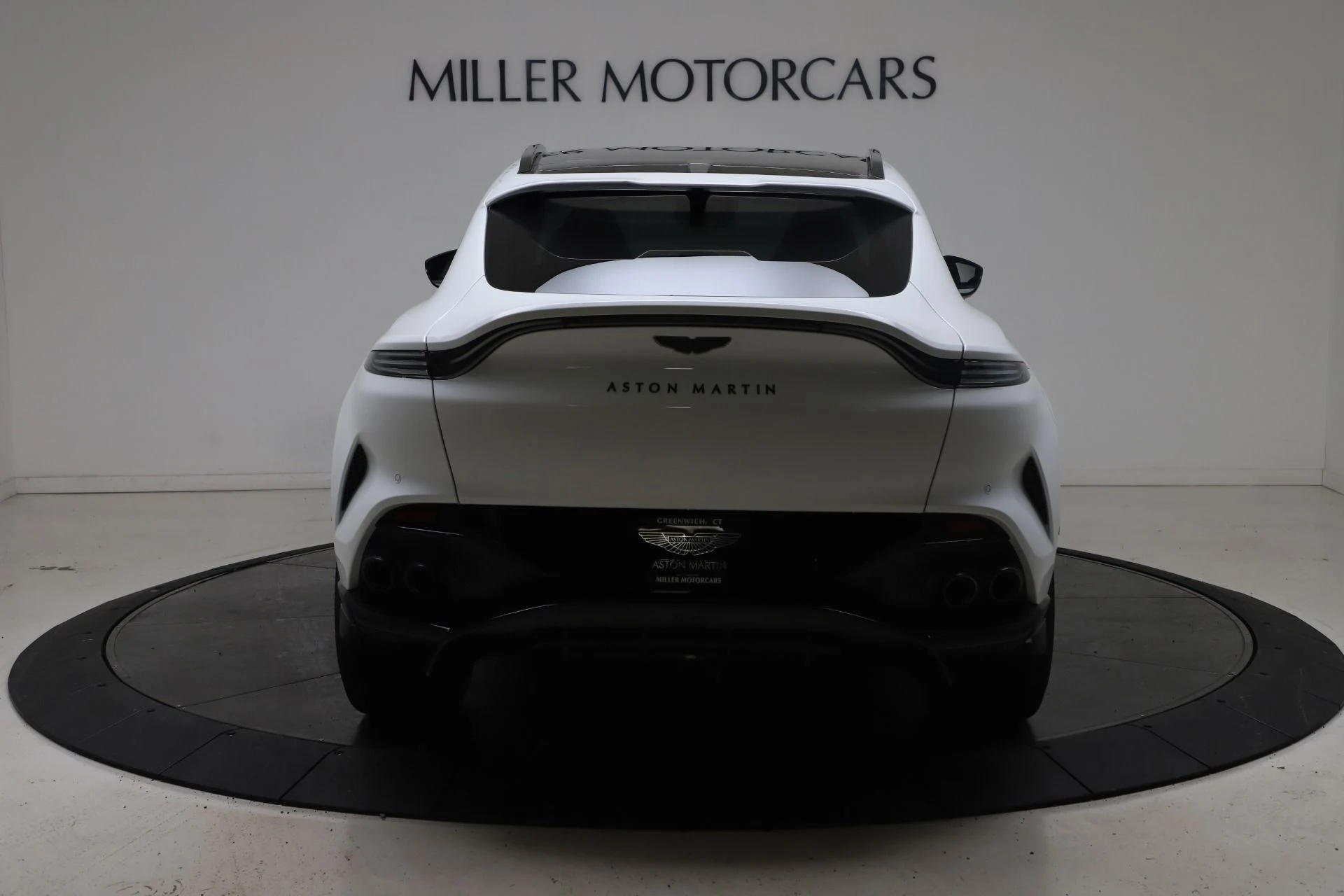 mph004_3279708265_New_2025_Aston_Martin_DBX_707_a1297e5830