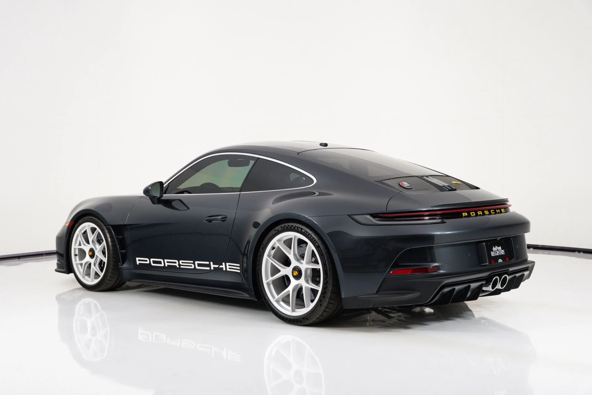 mph004_3280599511_Used_2024_Porsche_911_ST_1791913179_6585659039