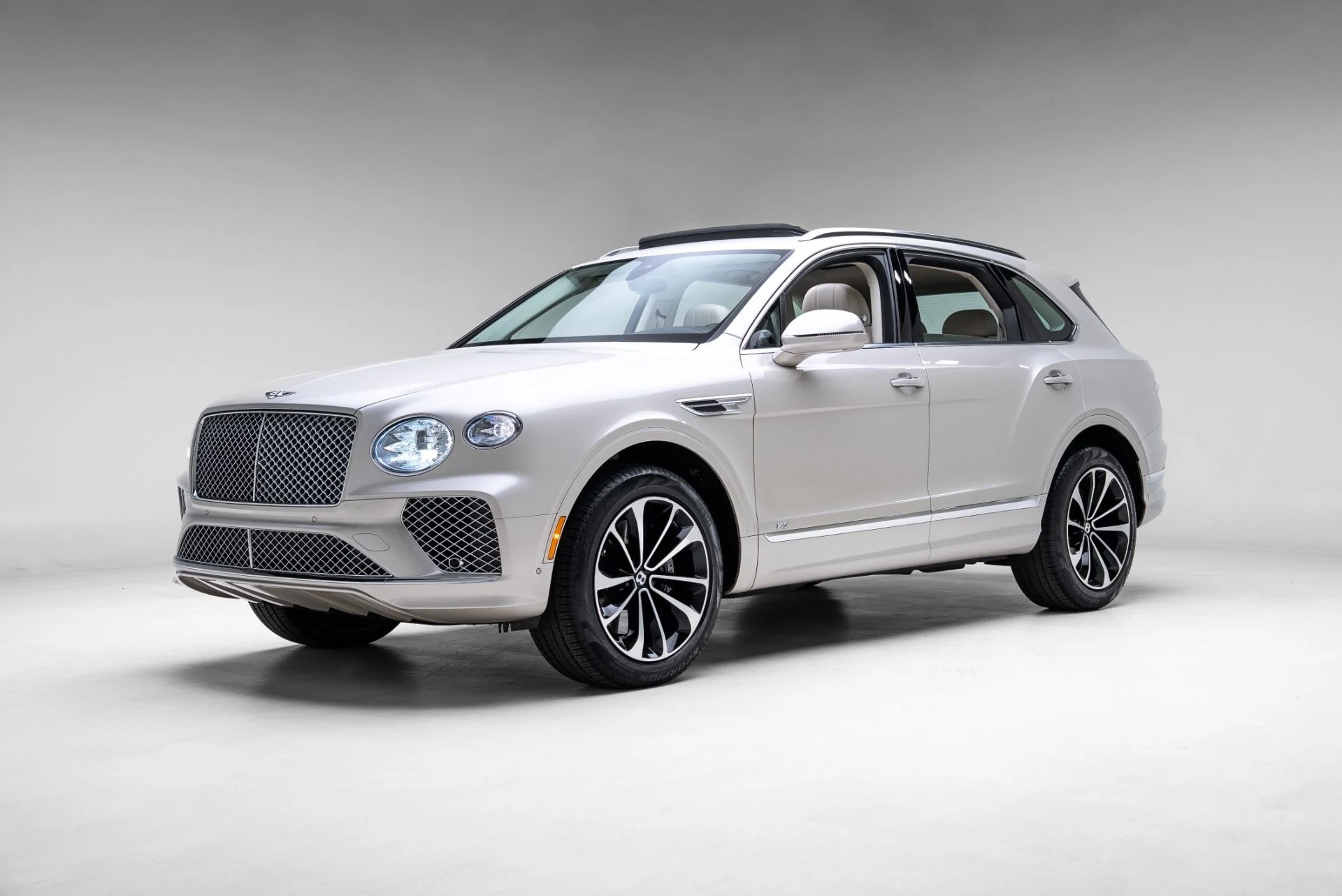 mph004_3281717375_Used_2021_Bentley_Bentayga_V8_1774990523_19e2c1729c