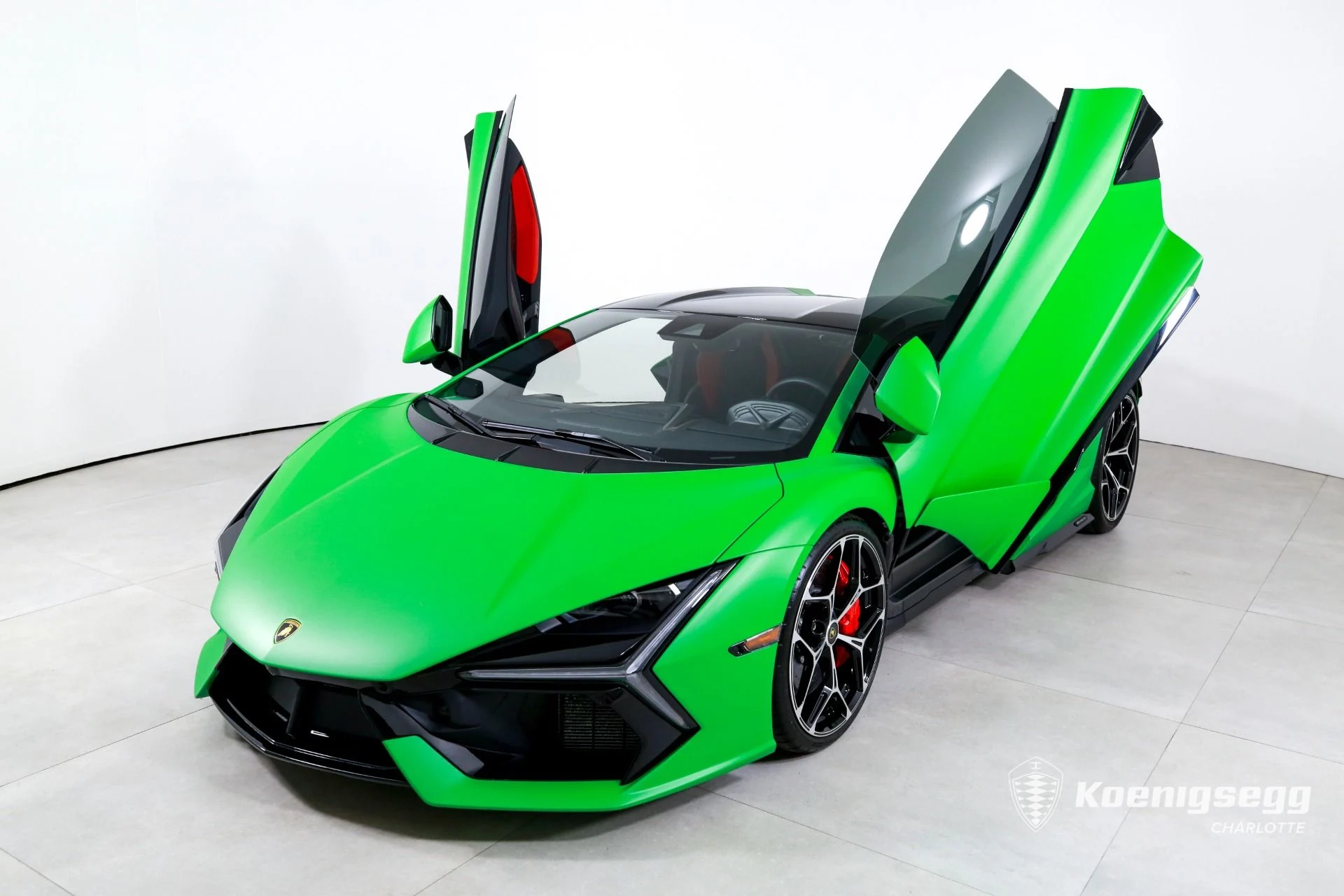 mph004_3289821827_Used_2024_Lamborghini_Revuelto_1774640999_5d05addc36