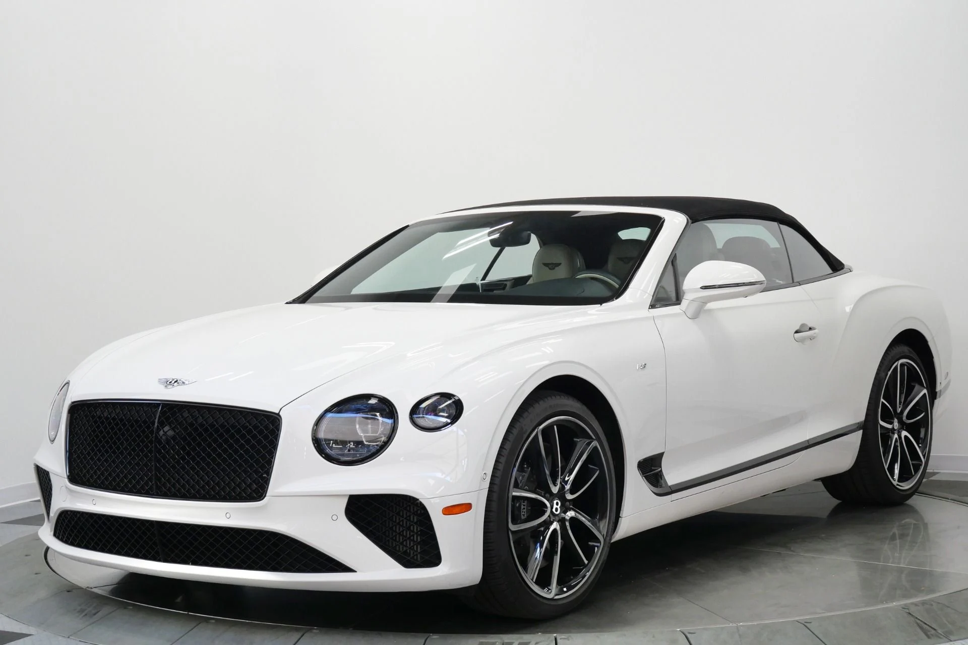 mph004_3298198861_Used_2022_Bentley_Continental_GTC_V8_Mulliner_Specification_Front_Seat_Comfort_Specification_1775574655_fd2976fa45