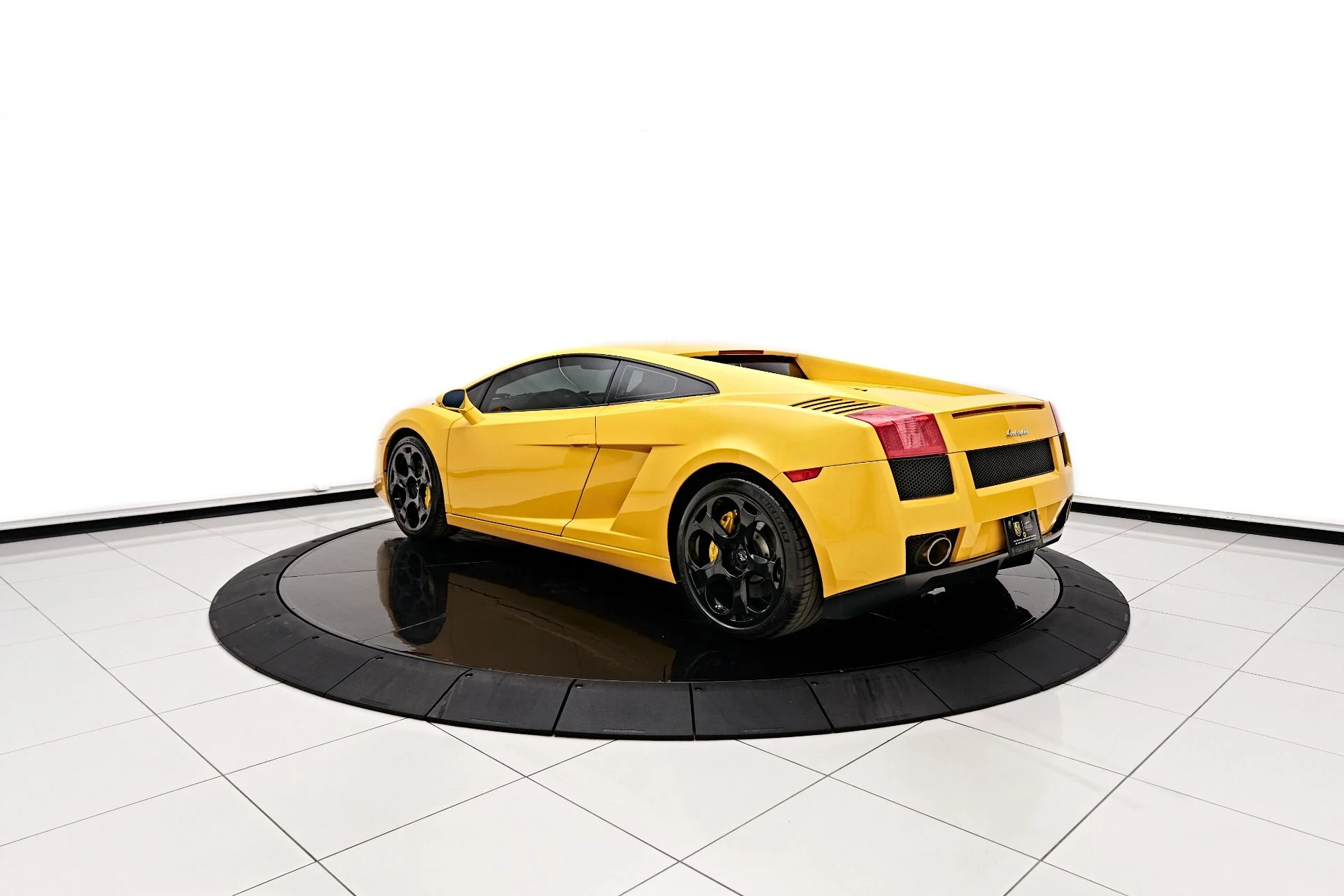mph004_3301279643_Used_2005_Lamborghini_Gallardo_1703127301_bf0dcfa4e0